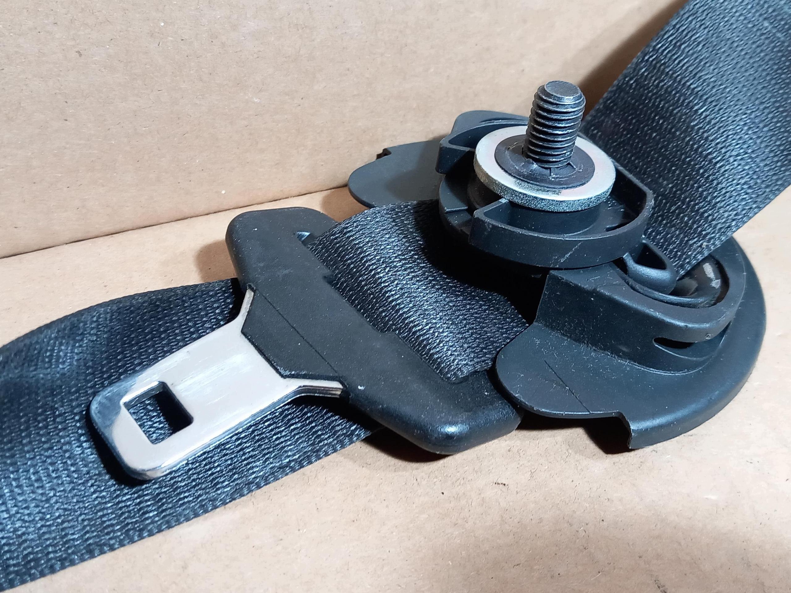 tension belt safety right front BMW X3 E83 34003070B