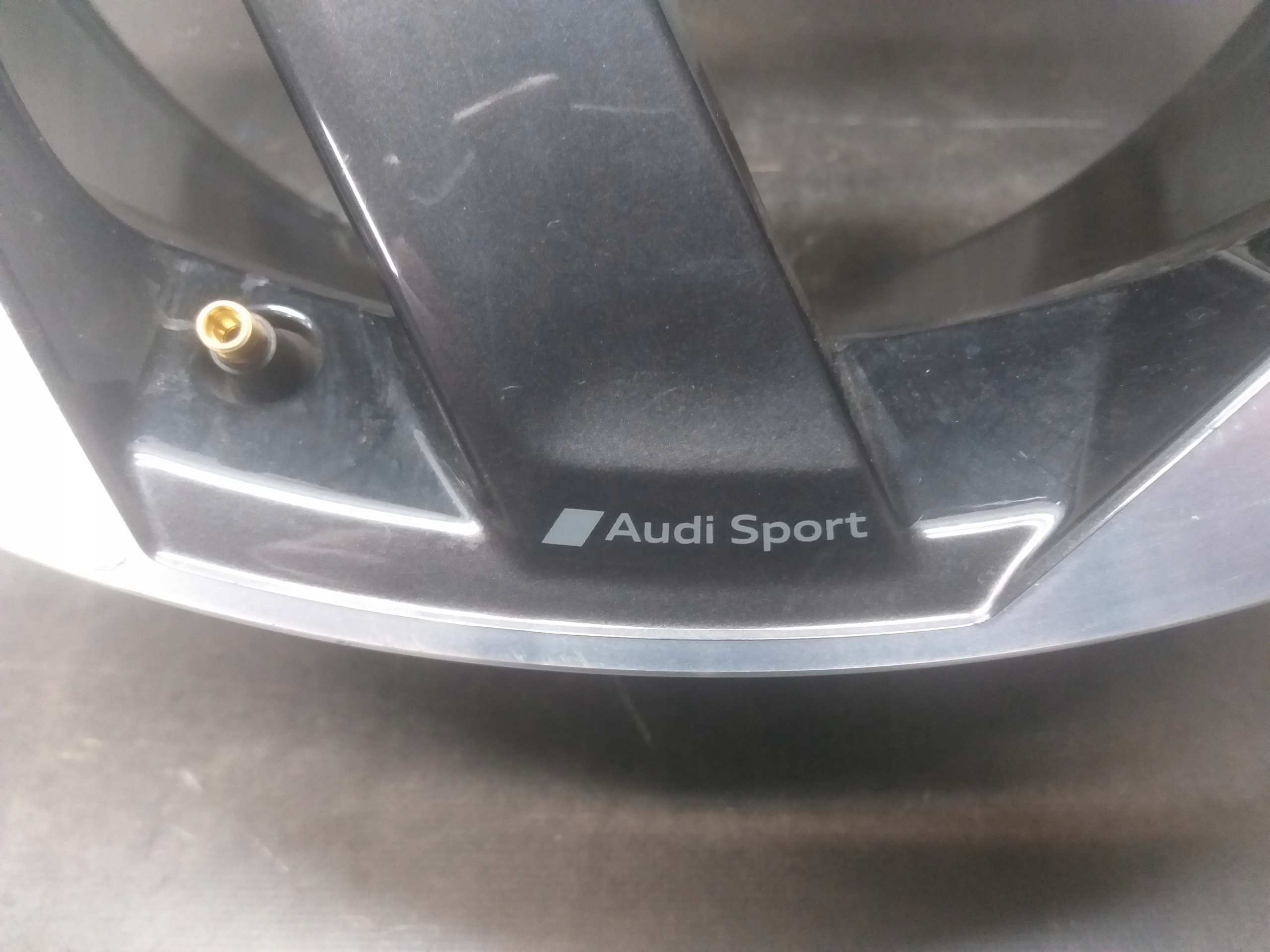 disk hliníkový AUDI E-TRON E TRON 4KE 9,5J 21" ET36 5X112 4KE601025A