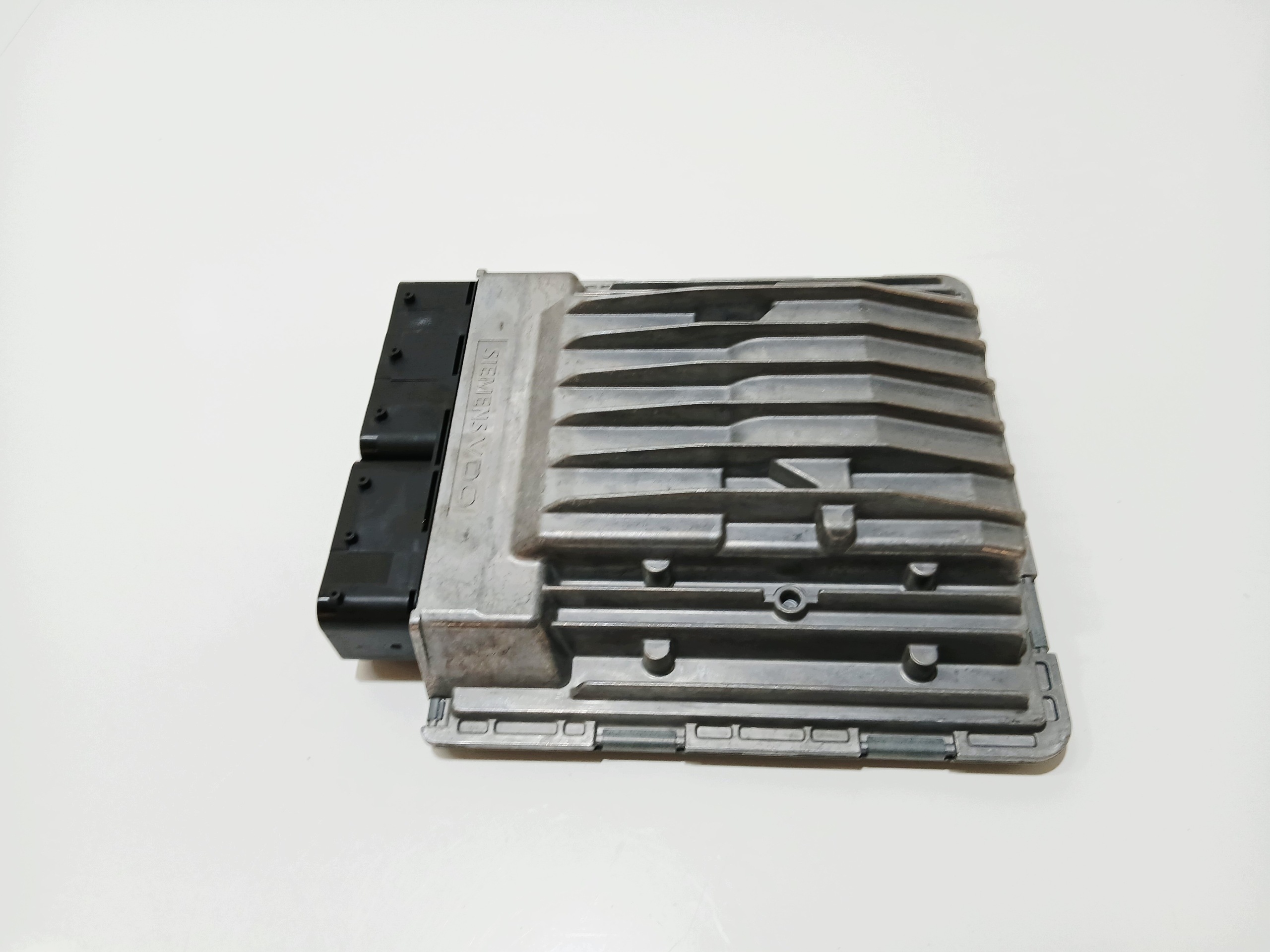 ordinateur unité de commande électronique uce moteur BMW E60 E61 N43B20A OE 7585654 (0000059)