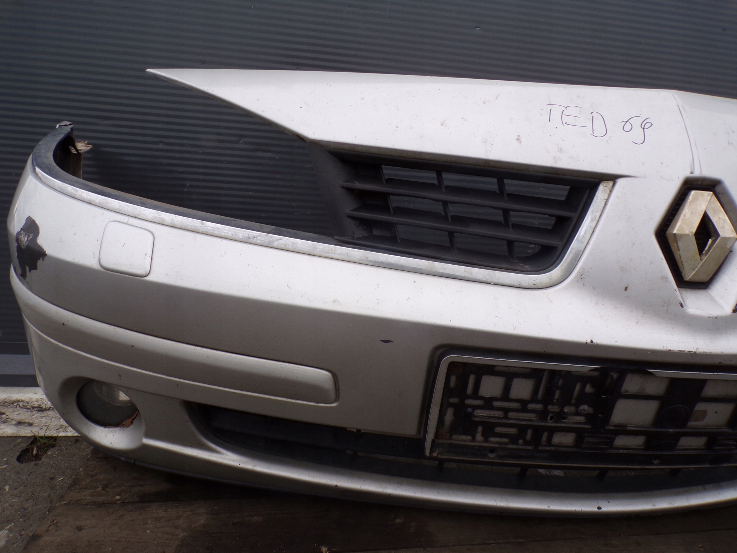 front bumper front RENAULT MEGANE 2 II LIFT washers colour TED69