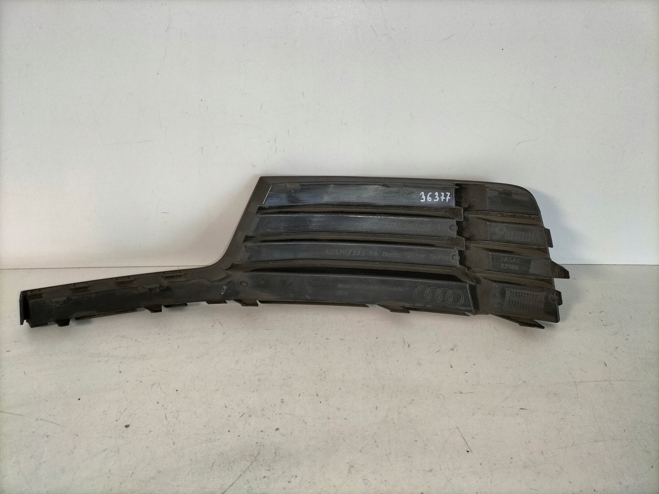 grille grid of a bumper front right AUDI A3 8V LIFT 16- HB