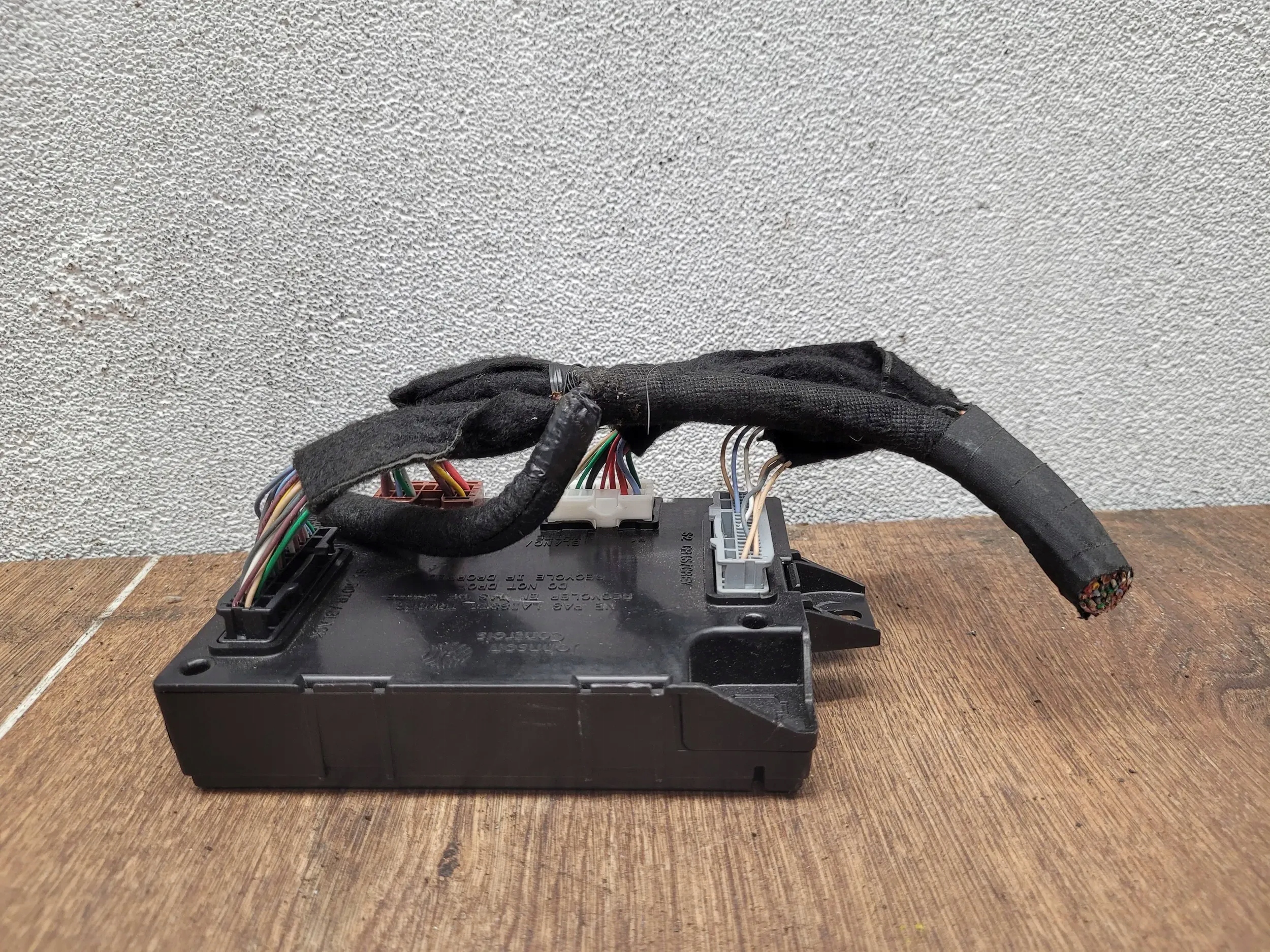 Renault Trafic III 3 284B18533R moduł bcm