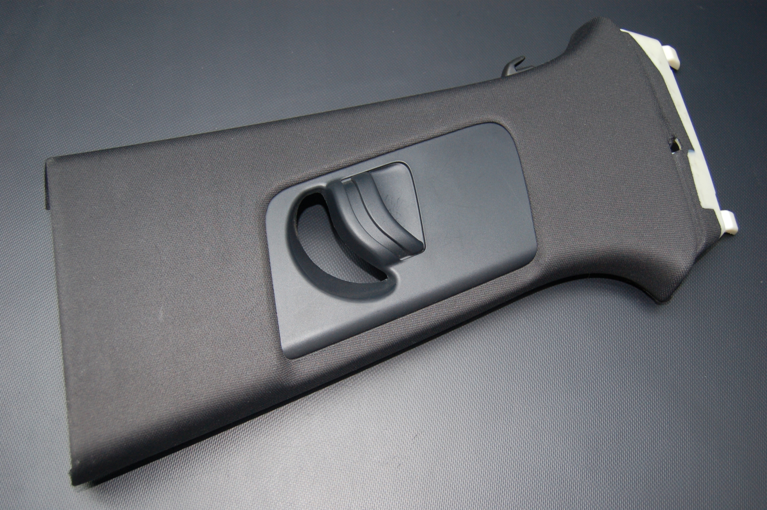 Обшивка стійки B ліва Audi Q7 4m0867243