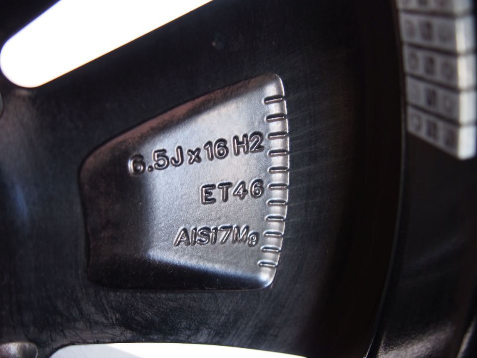 Volkswagen Golf e 65Jx16H2 et 46 5x112 disk 5G3601025