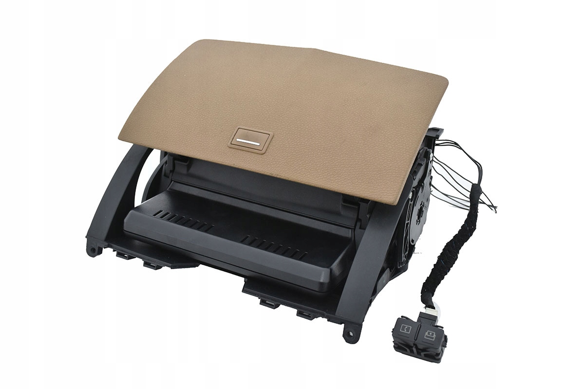 A2048204697 - Екран дисплея радіо MERCEDES C W204