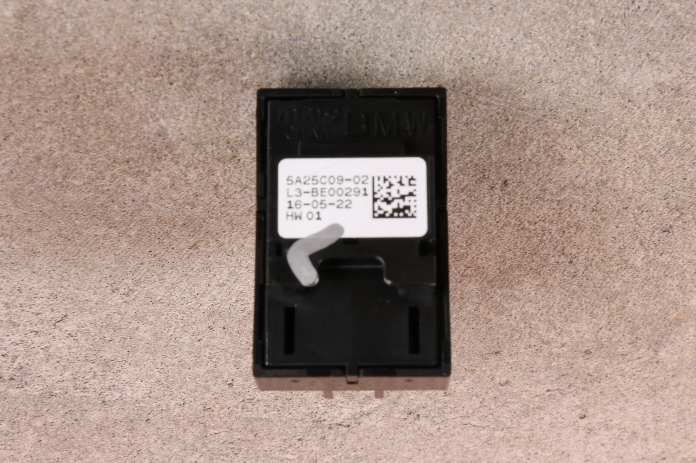 BMW X8 G09 XM G09 button opening control switch bonnet boot 5A25C09