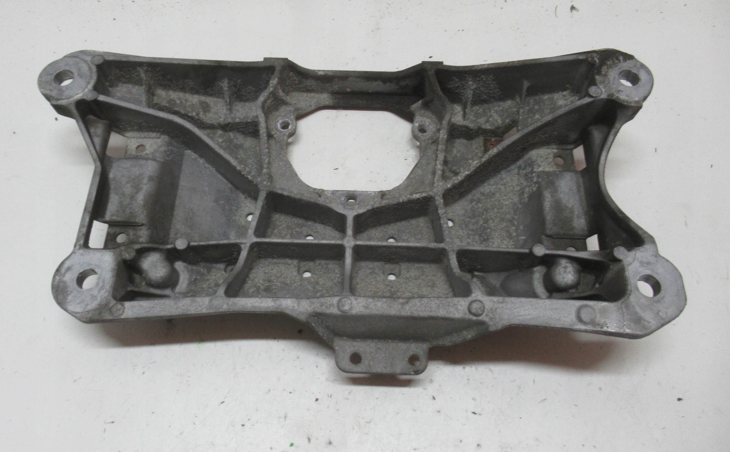AUDI A4 B8 14R Getriebehalter getriebe 8K0399263BK