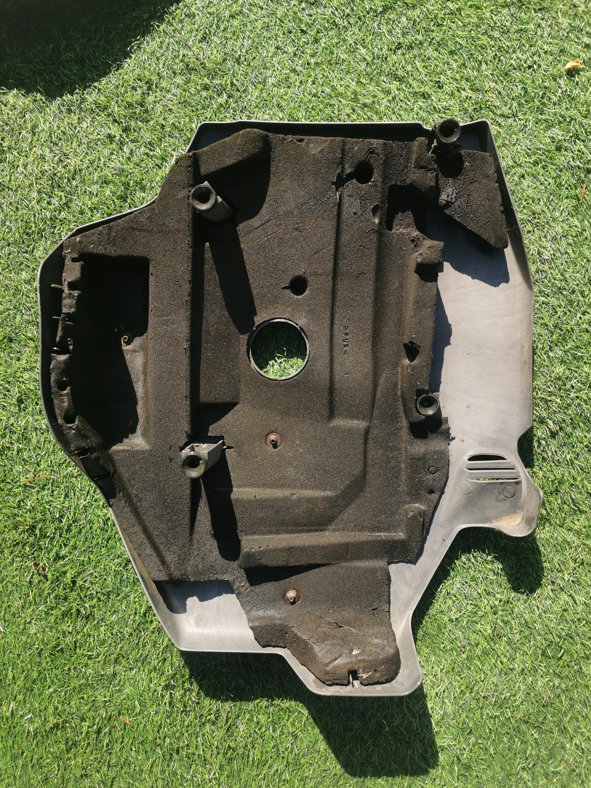 LEXUS IS 220D IS220D engine housing cover upper cover cover