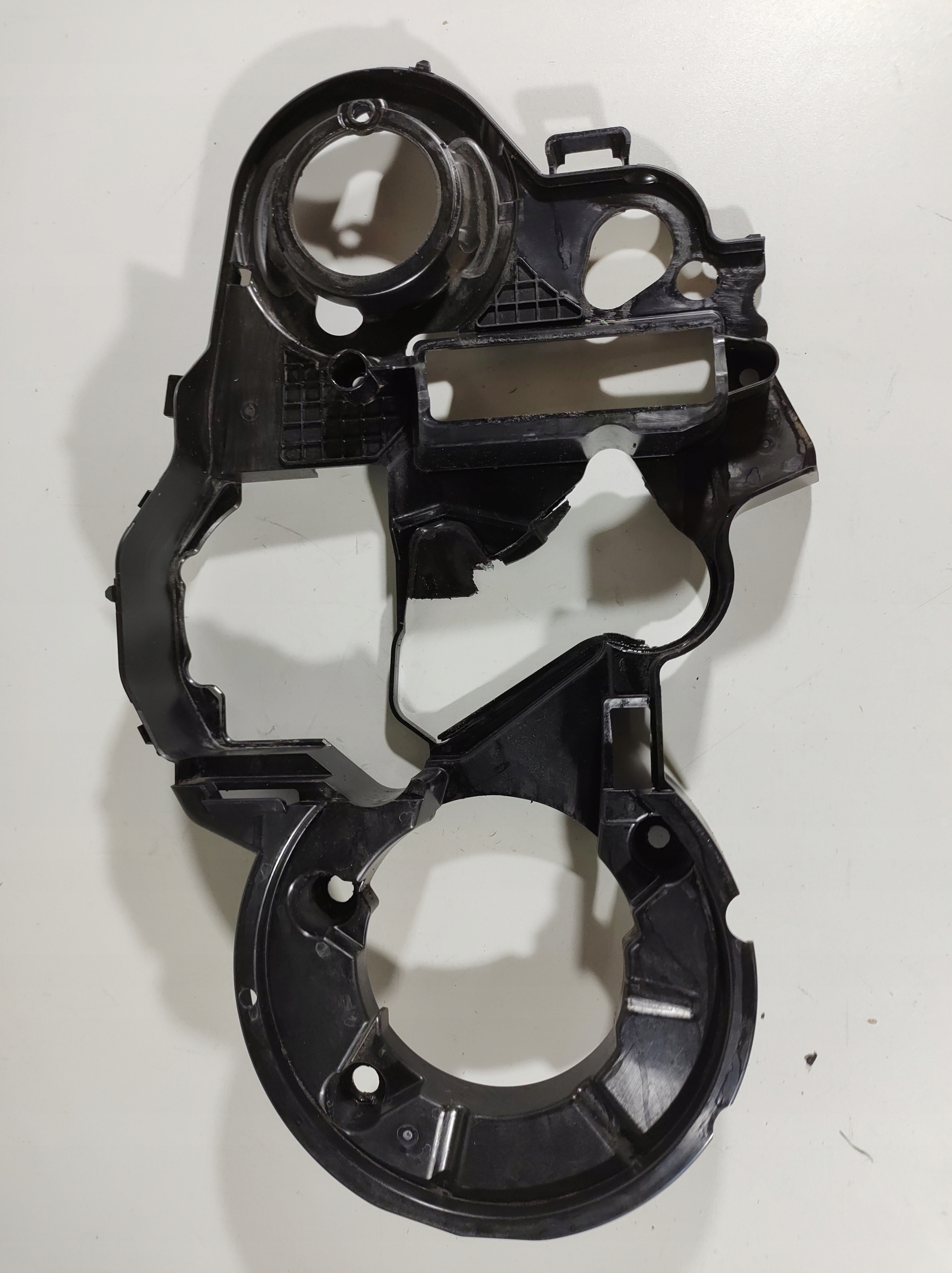 VOLVO S60 2.0 D2 13-кришка ГРМ 31401143