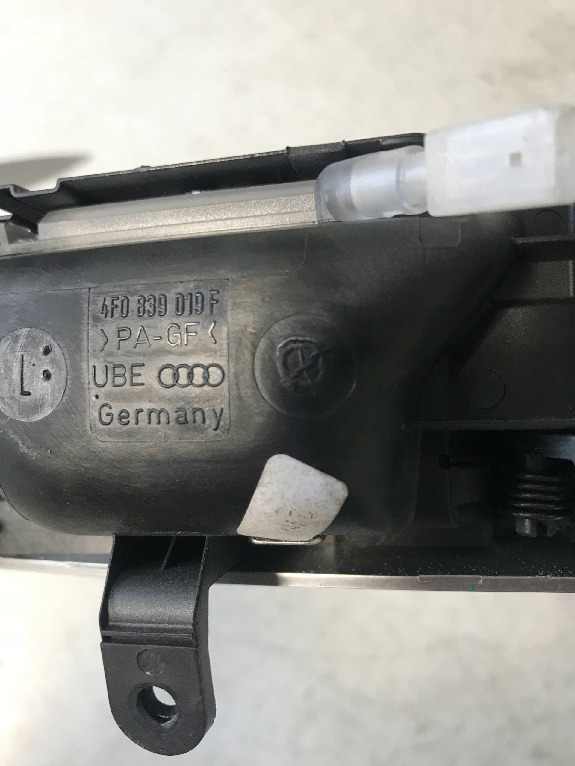 handle inner left rear part AUDI A6 C6 4F0839019F