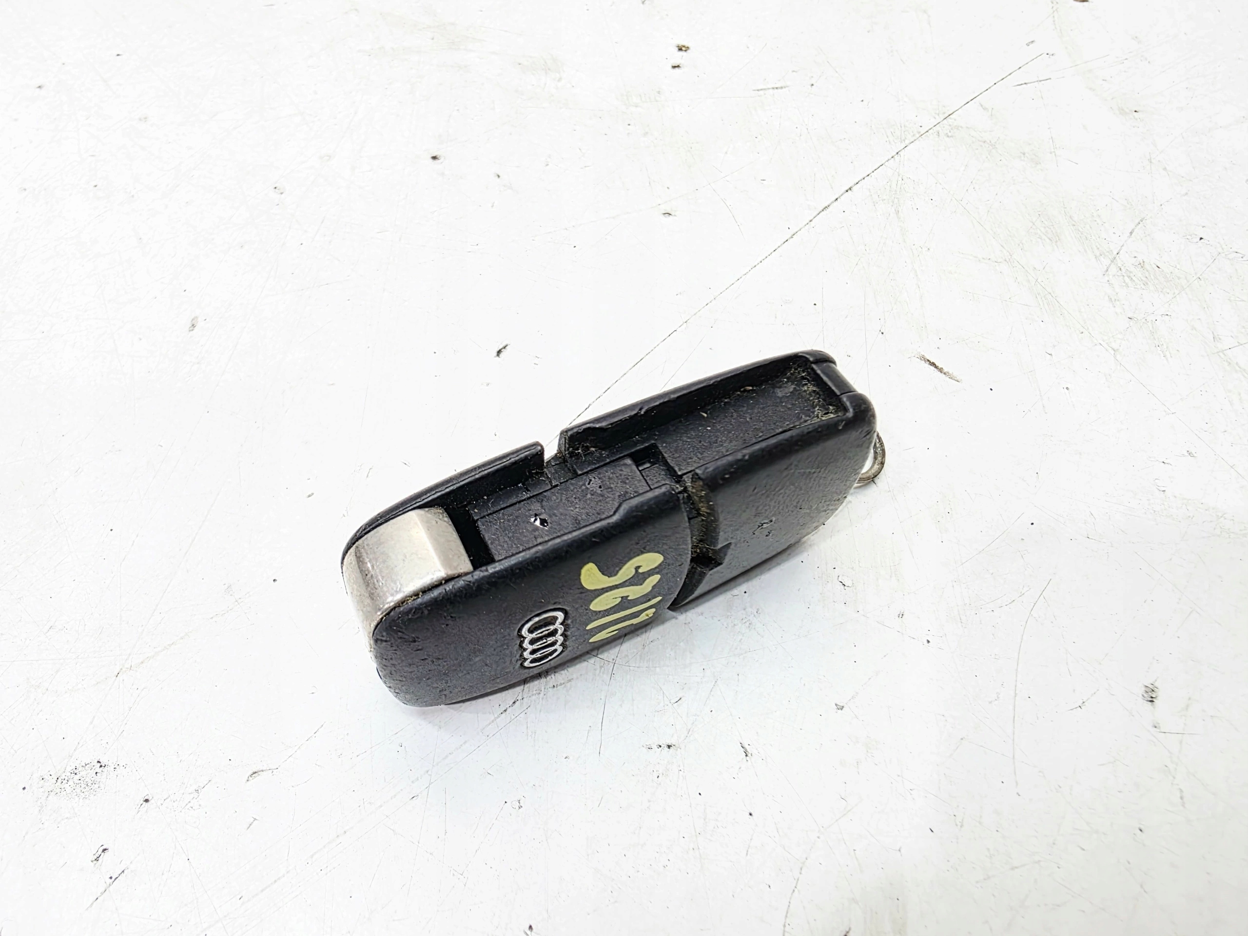 key PILOT SCYZORYK AUDI A3 8P 8P0837231 434MHZ 2/25