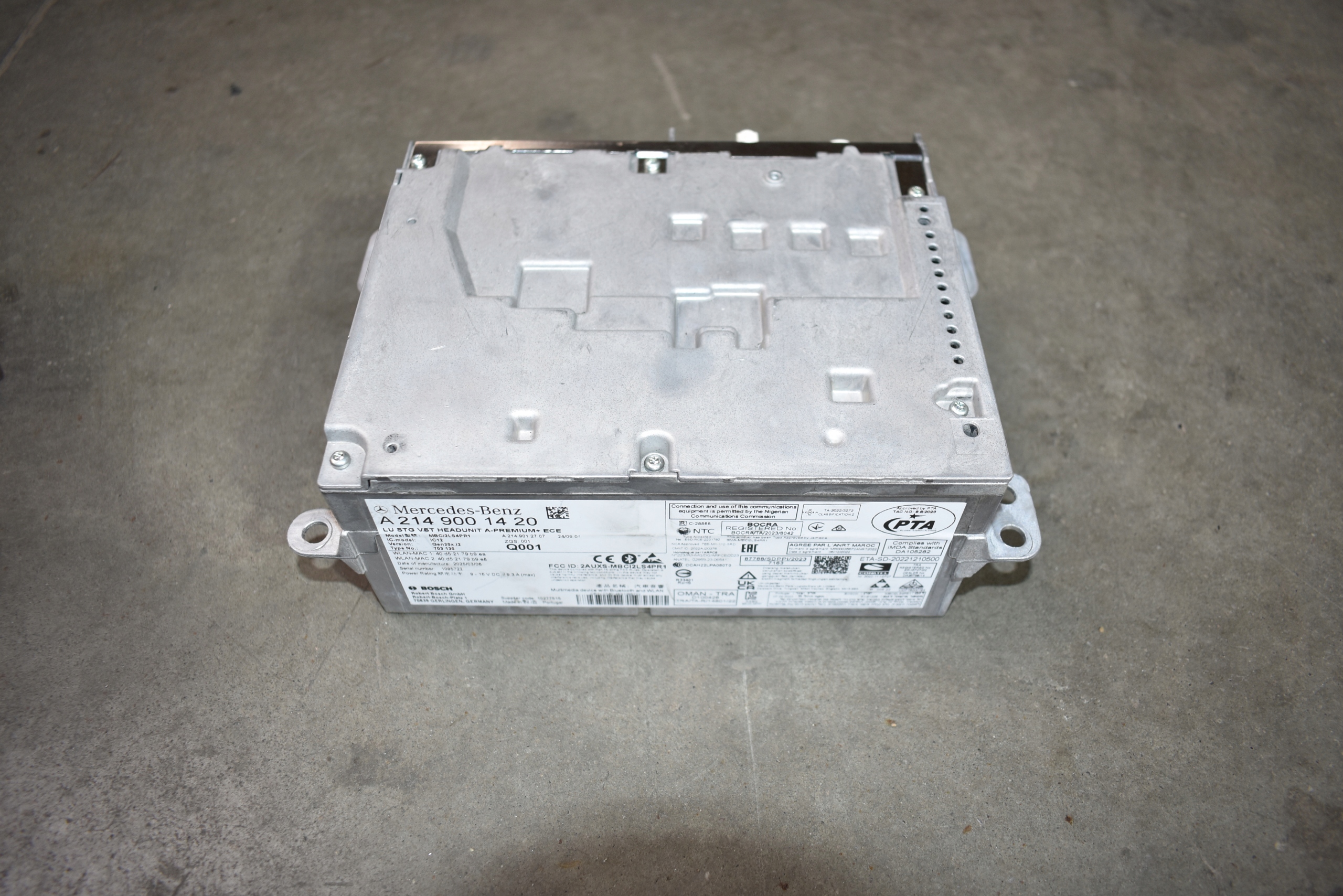 IDEALNA navigation MERCEDES W214 1