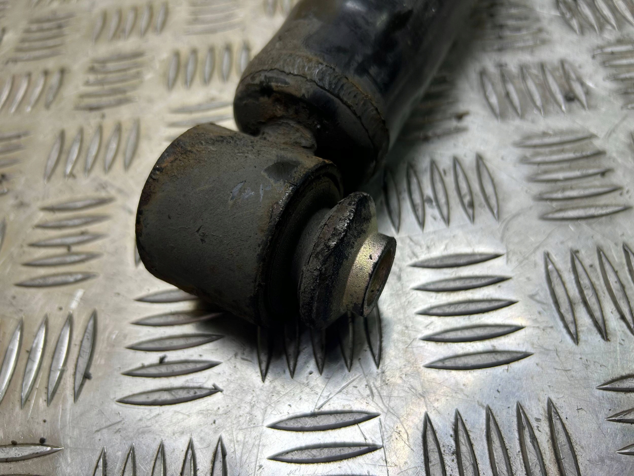 shock absorber rear BMW 5 F11 2011 6781682