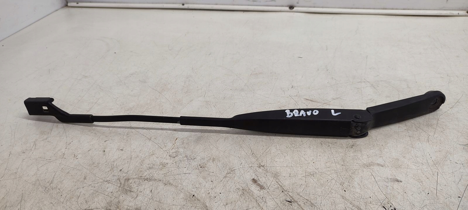 wiper arm left Fiat Bravo II 1,4 T-JET