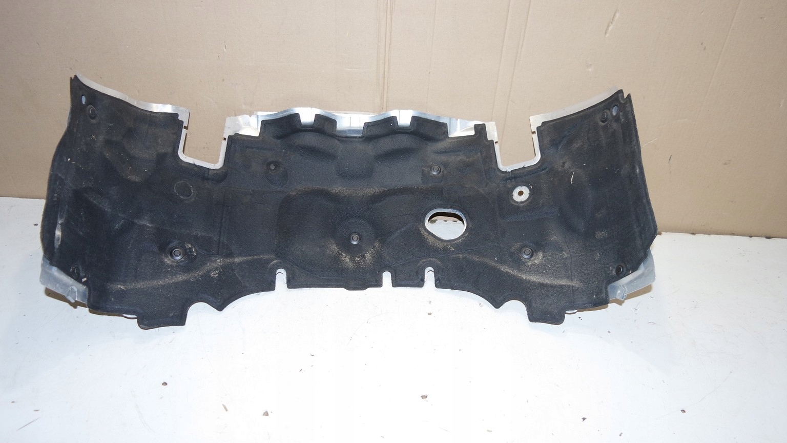 ŚCIANA GRODZIOWA PRZEGRODA MERCEDES W204 204628025 Typ samochodu Samochody osobowe