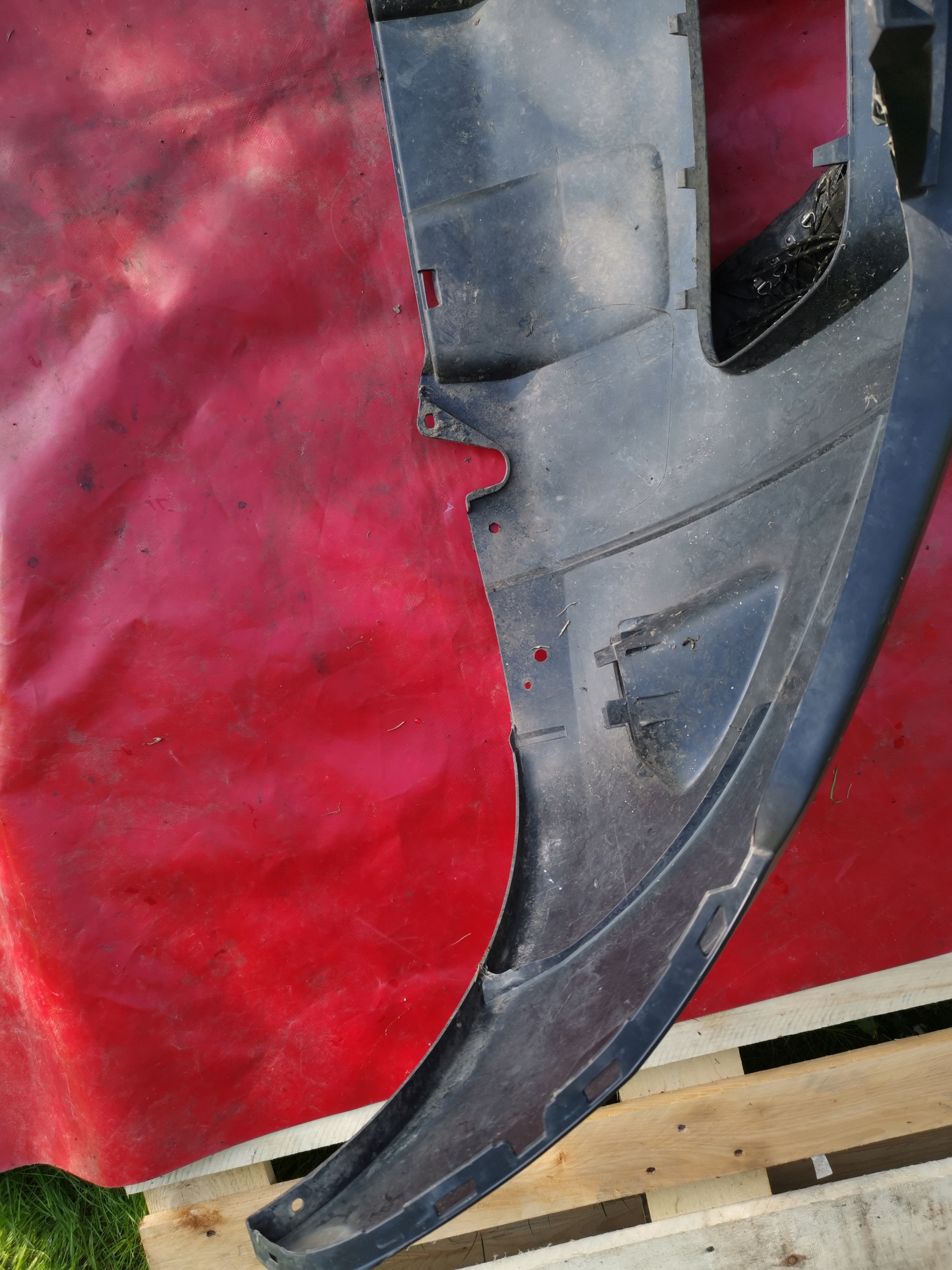 DACIA DUSTER 10-18 bumper front 620220025R 620220030r front