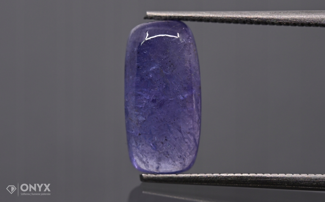 Tanzanit kabošon cushion 13x6,5 mm