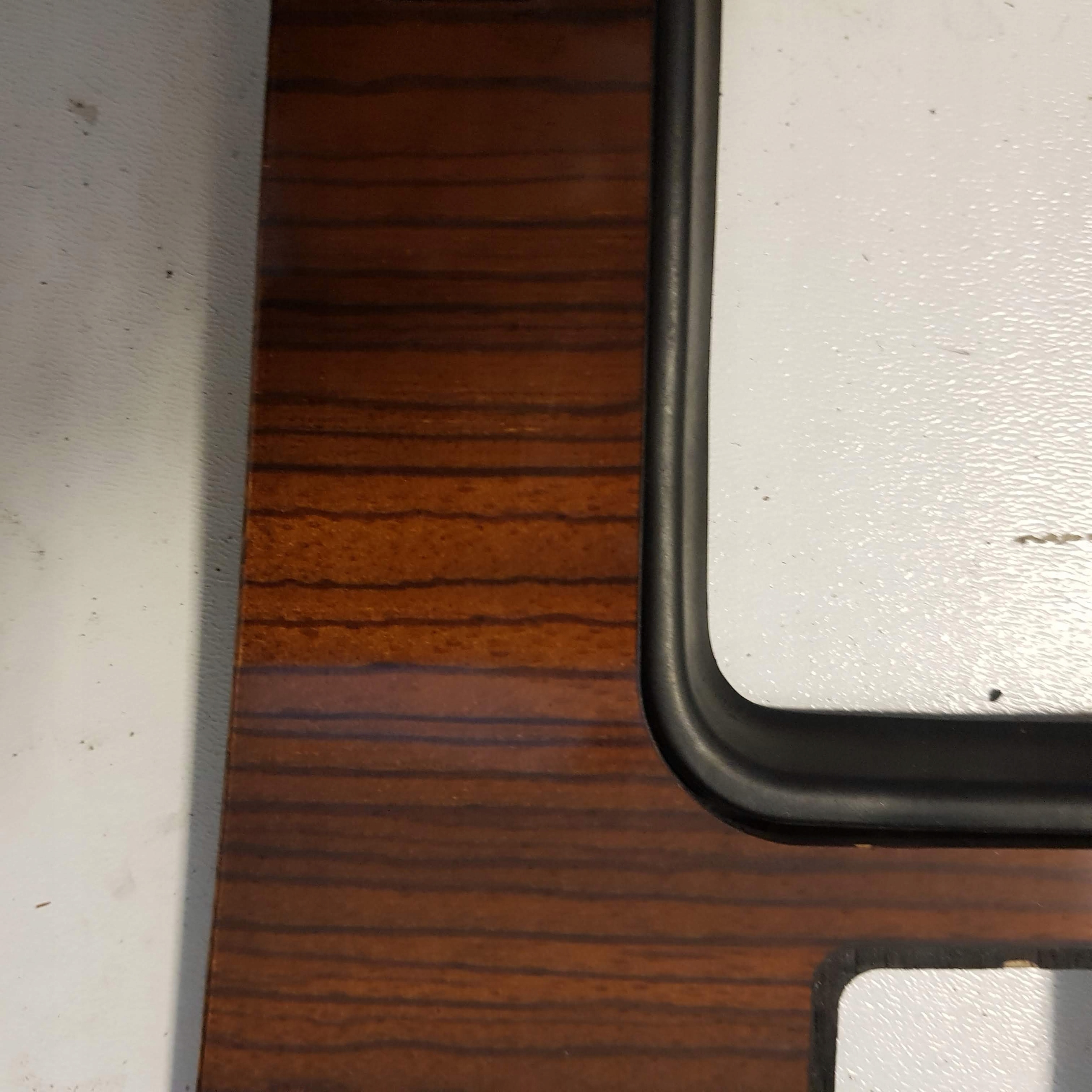 MERCEDES 190 - TKA W201 201 PANEL DREWNO OSŁONA RAMKA Producent części Mercedes-Benz OE