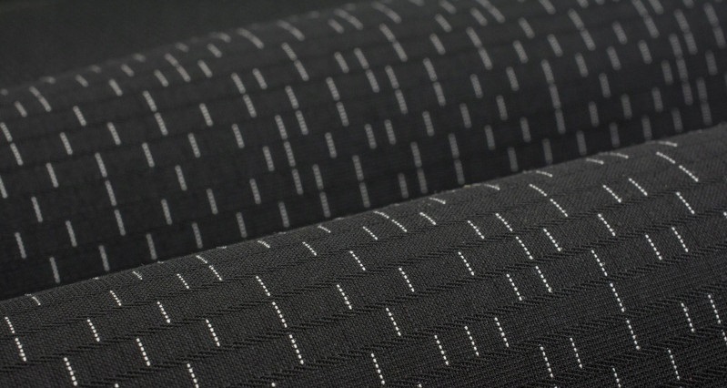 *POKROWCE OPEL VIVARO RENAULT TRAFIC PRIMASTER* Cechy dodatkowe gotowe otwory na pasy