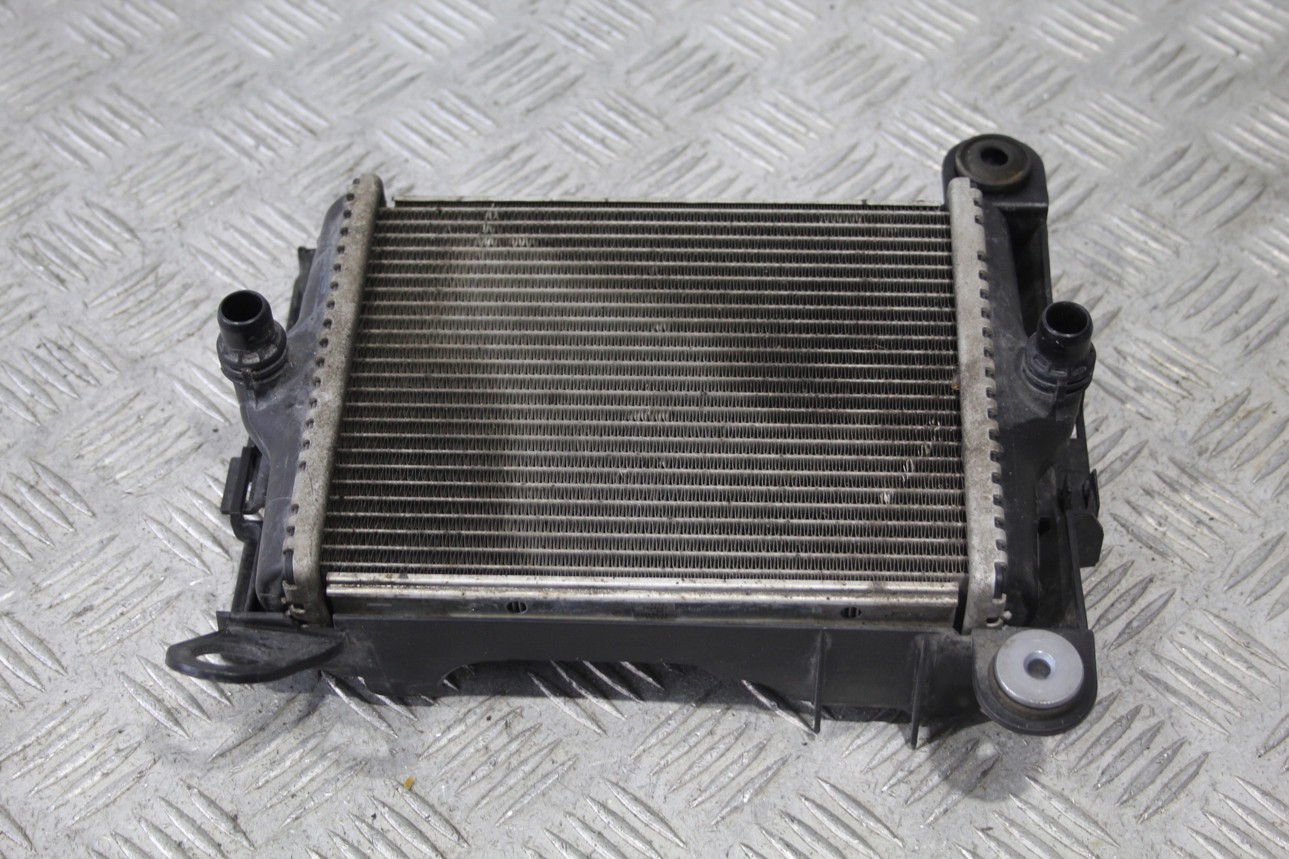 water cooler BMW 1 F20 LIFT 7628057