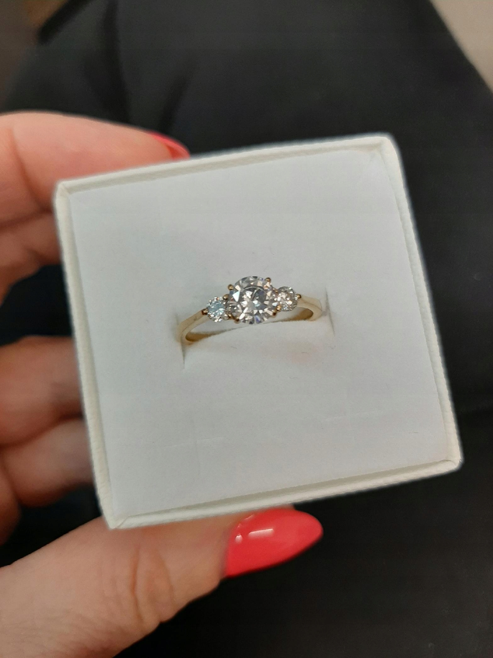 Złoty pierścionek zaręczynowy SAY YES grawer r. 11 Szerokość 2.9 mm