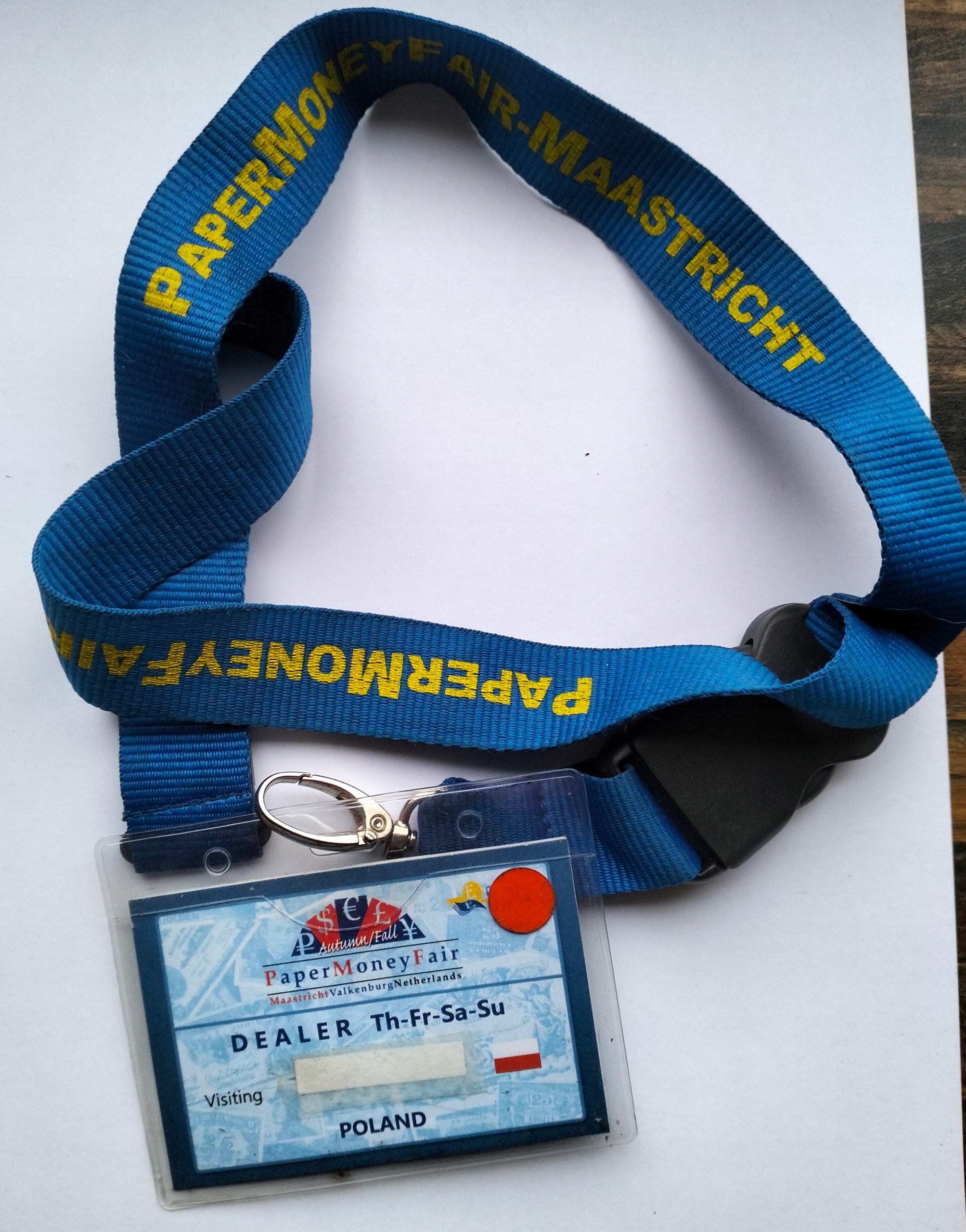 SMYCZ I ETUI NA IDENTYFIKATOR - MASTRICHT HOLANDIA - PAPER MONEY FAIR - L3