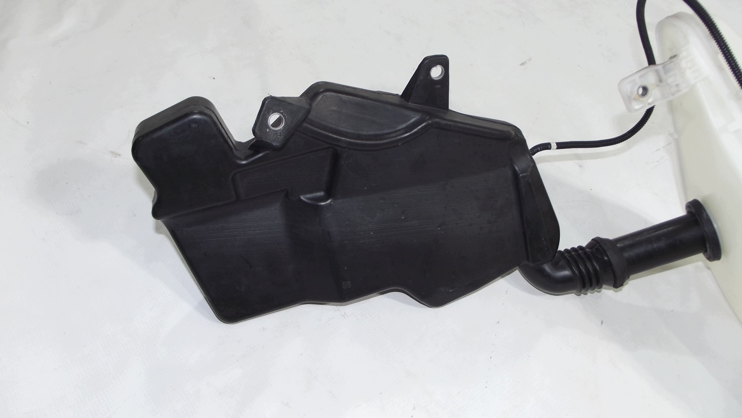Audi A6 C7 washer fluid tank 4G1955462
