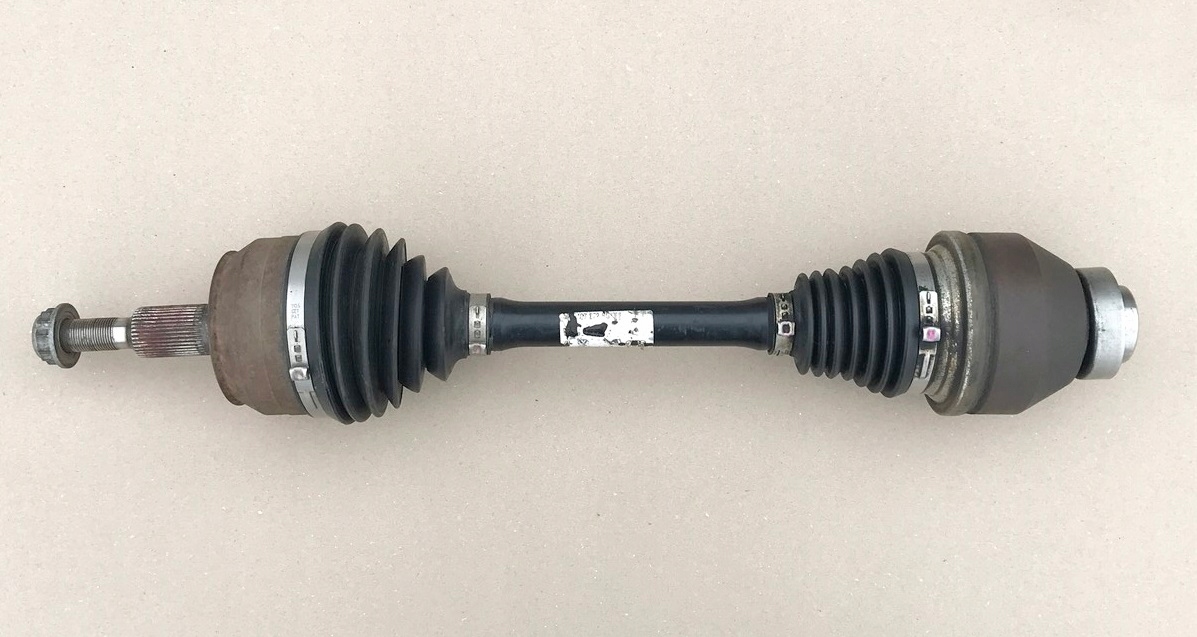 PÓŁOŚ PRAWA PRZÓD 4MOTION NAPĘD 4x4 VW T5 2.5 TDI