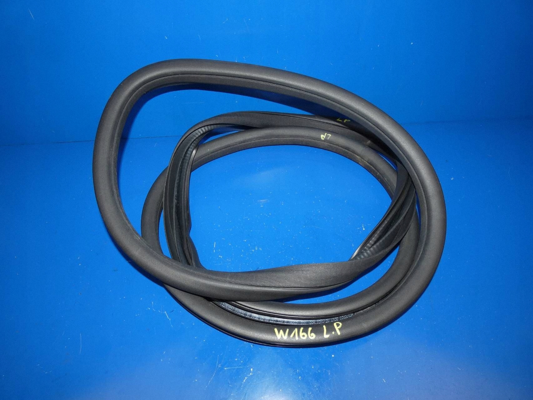 MERCEDES ML W166 GLE gasket bodywork door left front