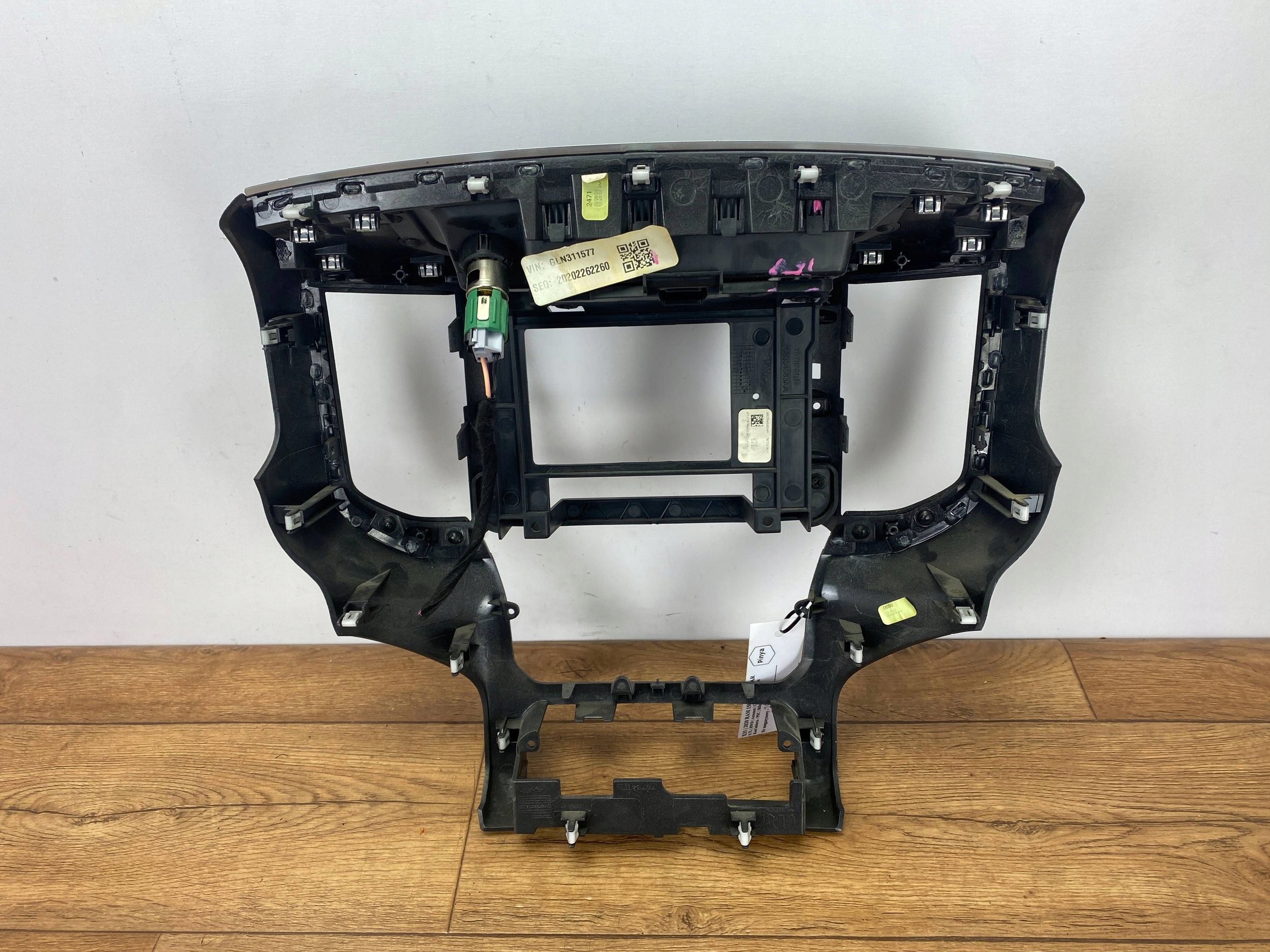 frame dekor of the dashboard radia Dodge Ram 1500 2019+
