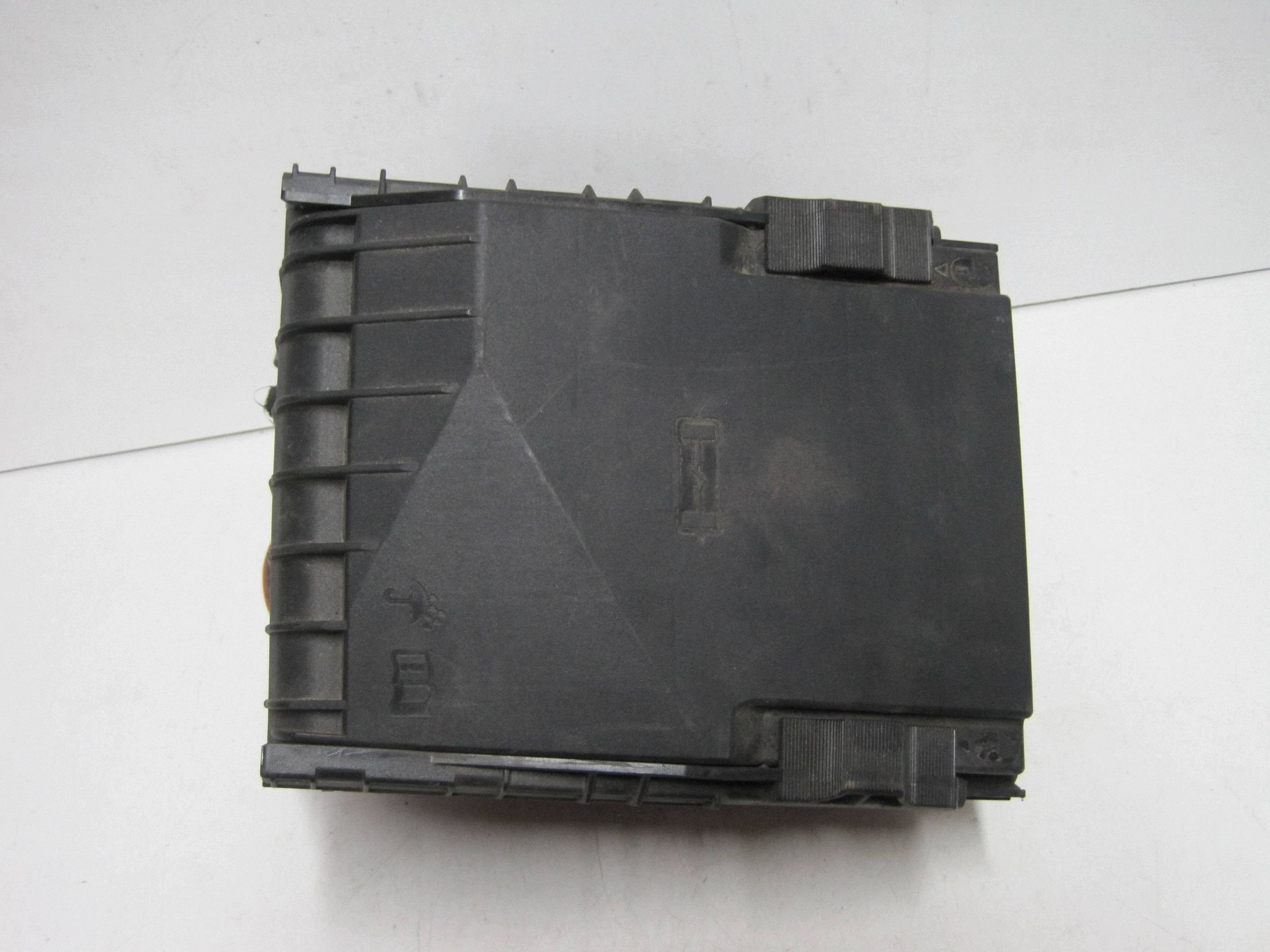abdeckung der sicherungen AUDI A3 VW GOLF 1K0937132F