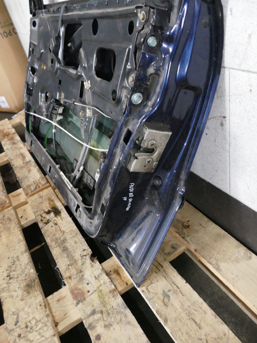 AUDI 80 B4 door right front right front LZ5T