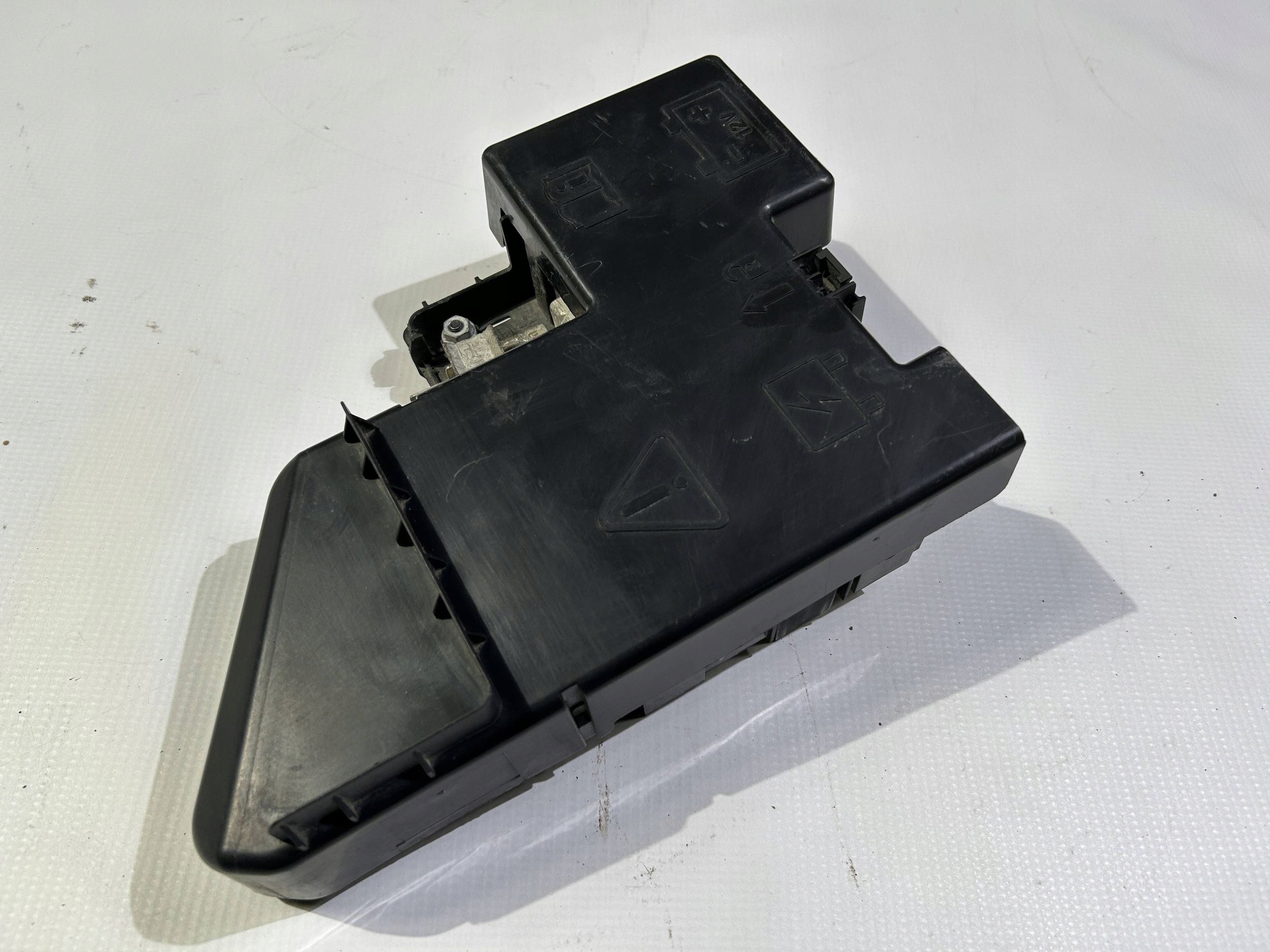 Klemme plus Kasten Ford Explorer 2020r