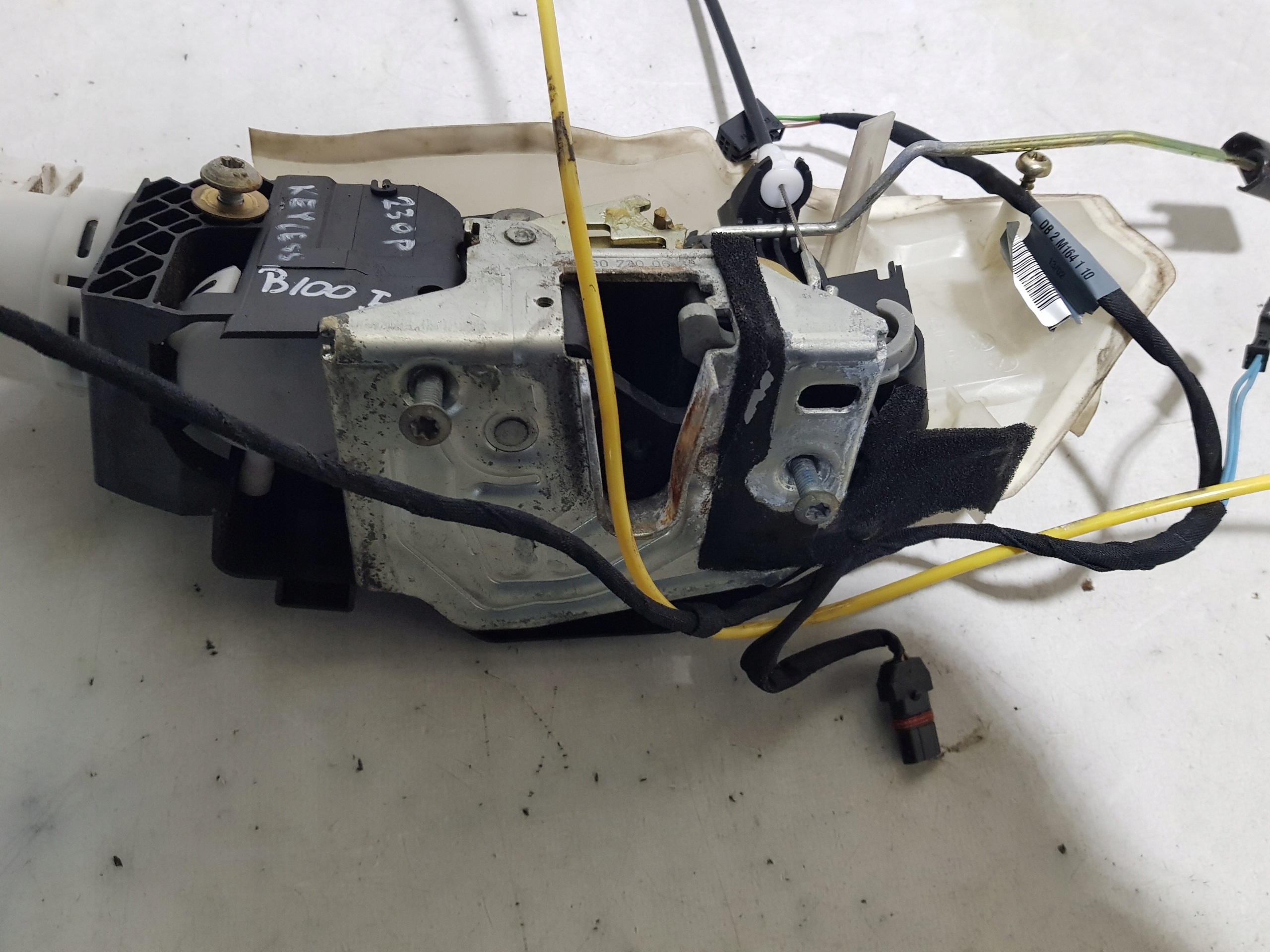 MERCEDES SL W230 R230 lock door right front KEYLESS GO