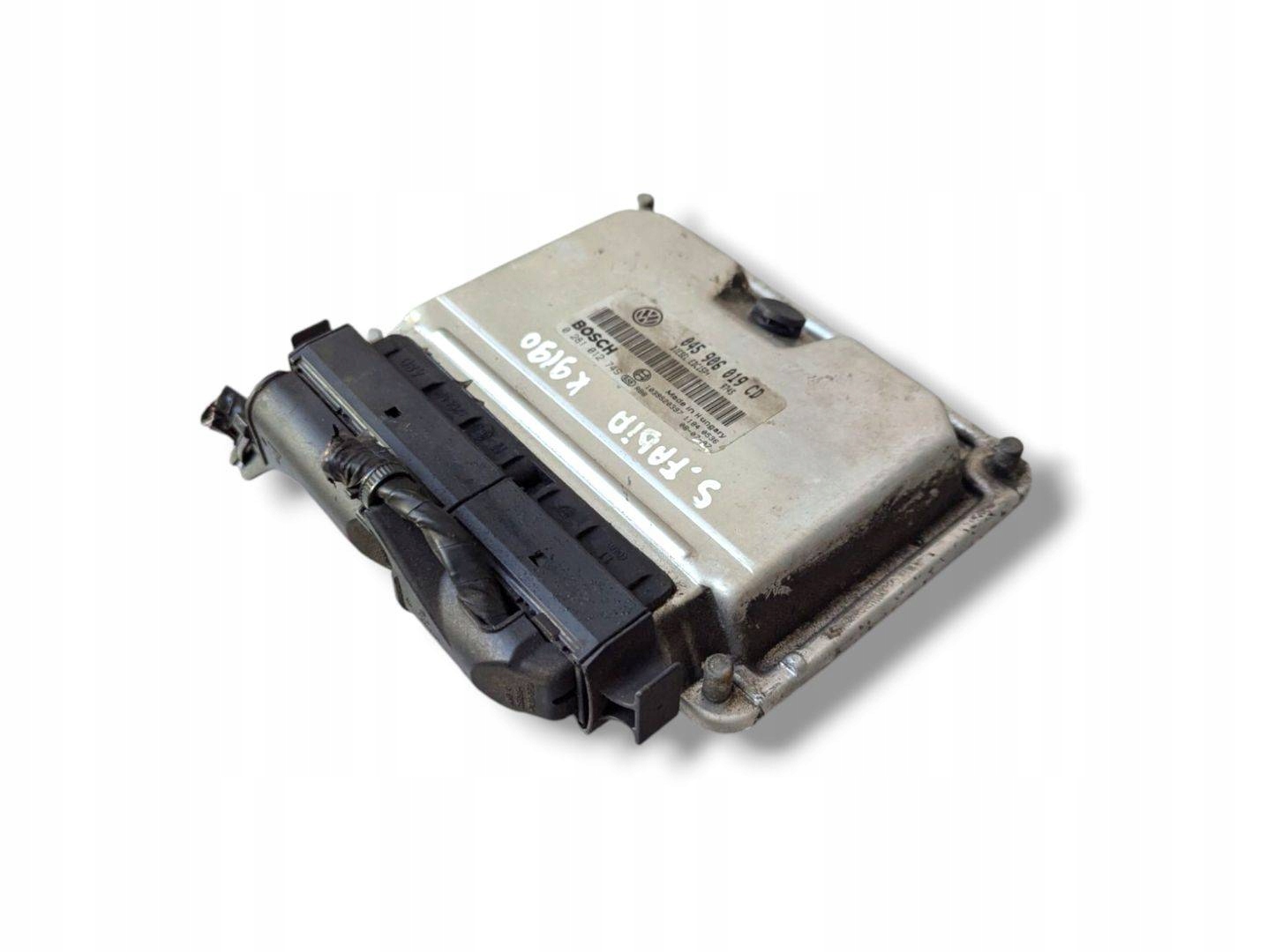 control unit of the engine Skoda Fabia 2 5J 2008 045906019CD