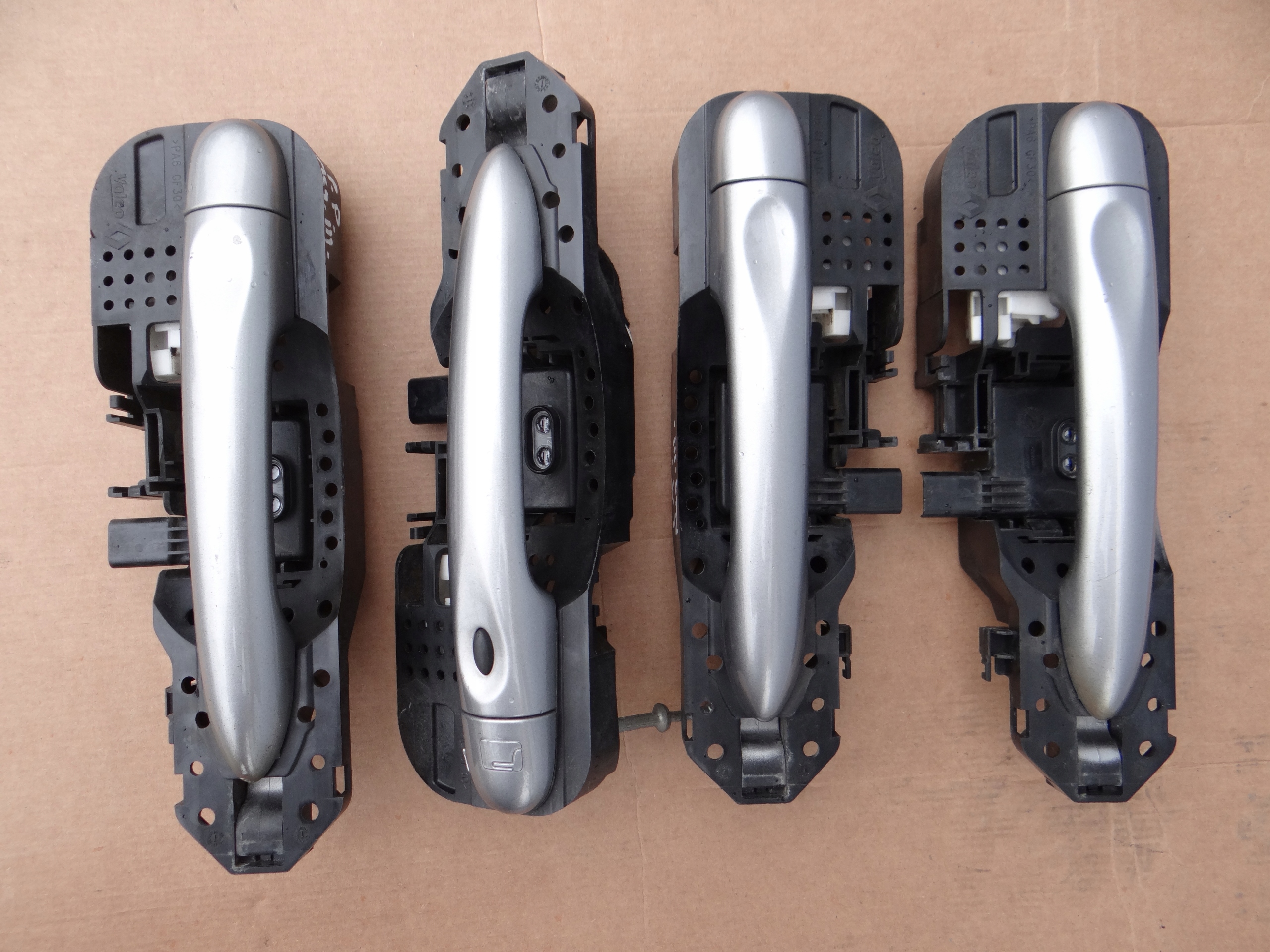 ДВЕРНАЯ РУЧКА RENAULT MEGANE III GT