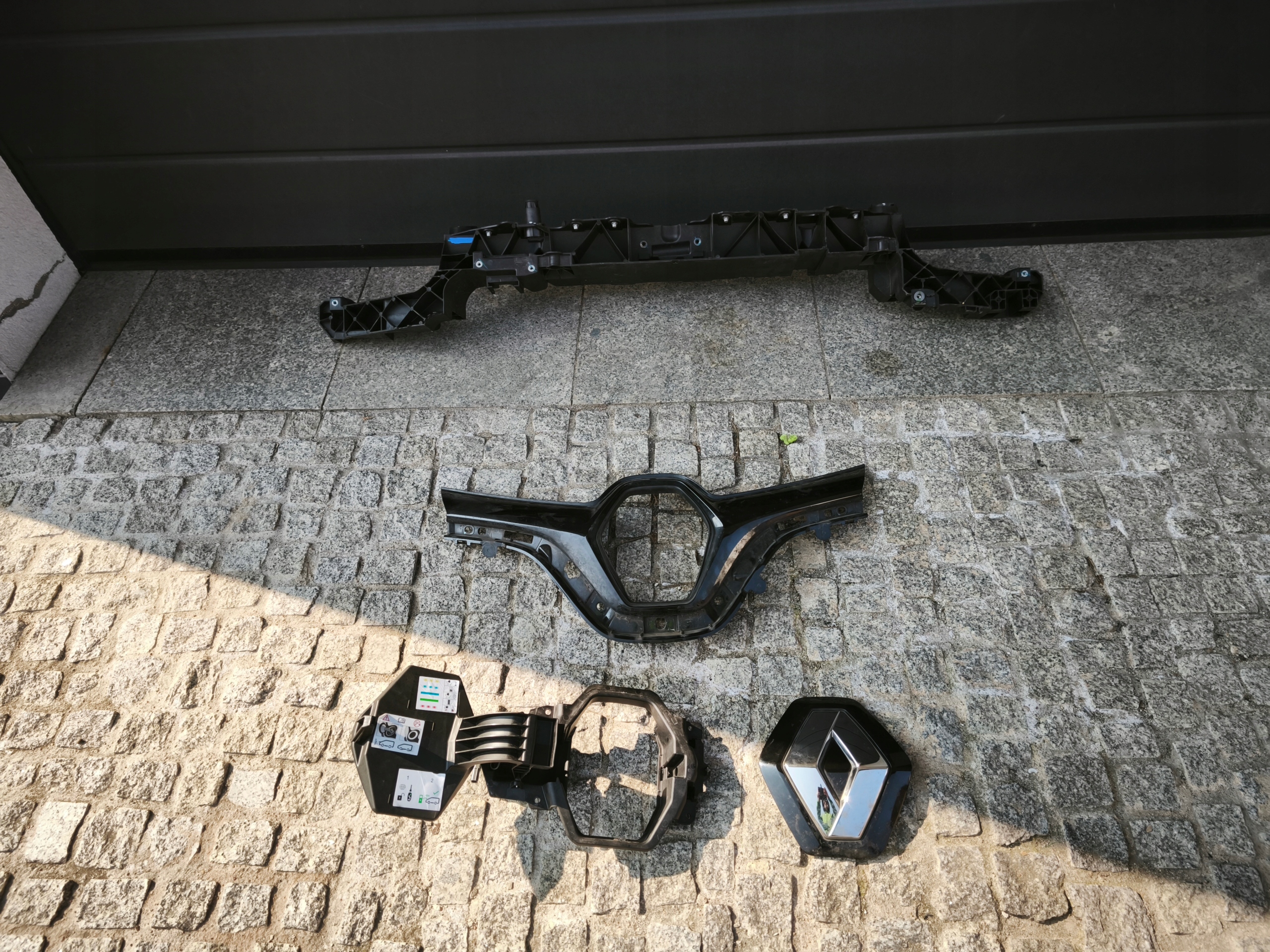 Renault Zoe AG Kühlergrill FRONTGRILL Kühlergitter 5776035ZOE - Thumbnail 1