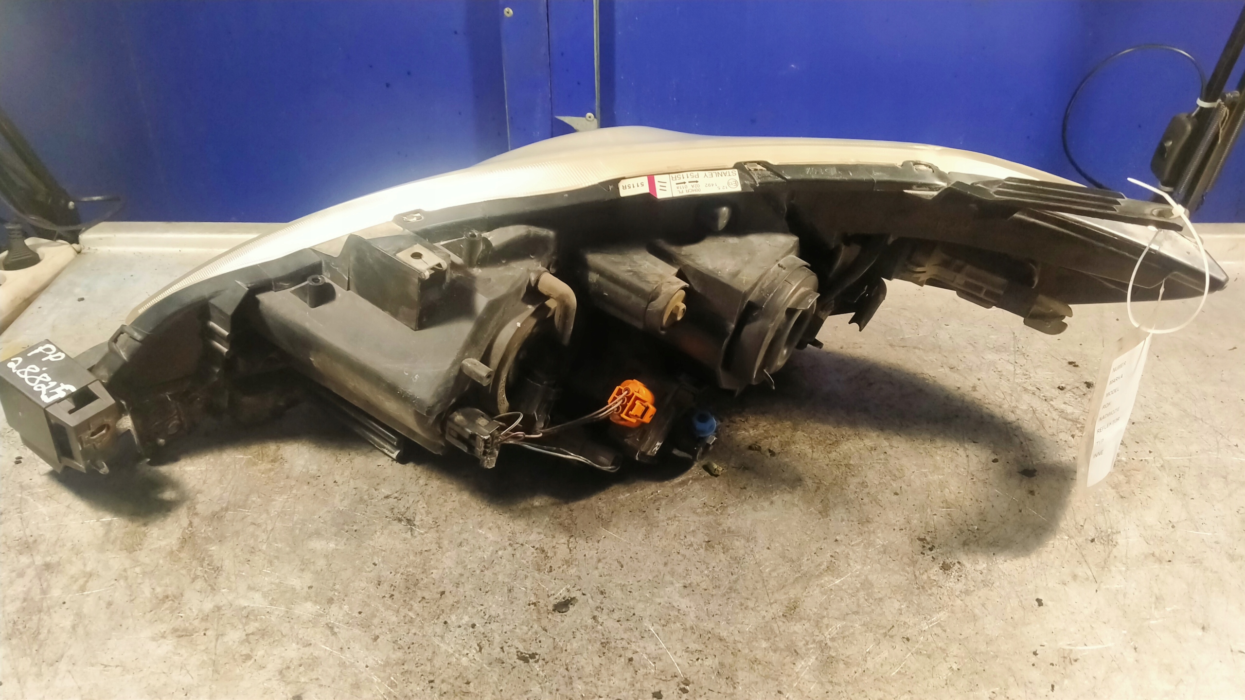Mazda 5 light front right lens P5115R