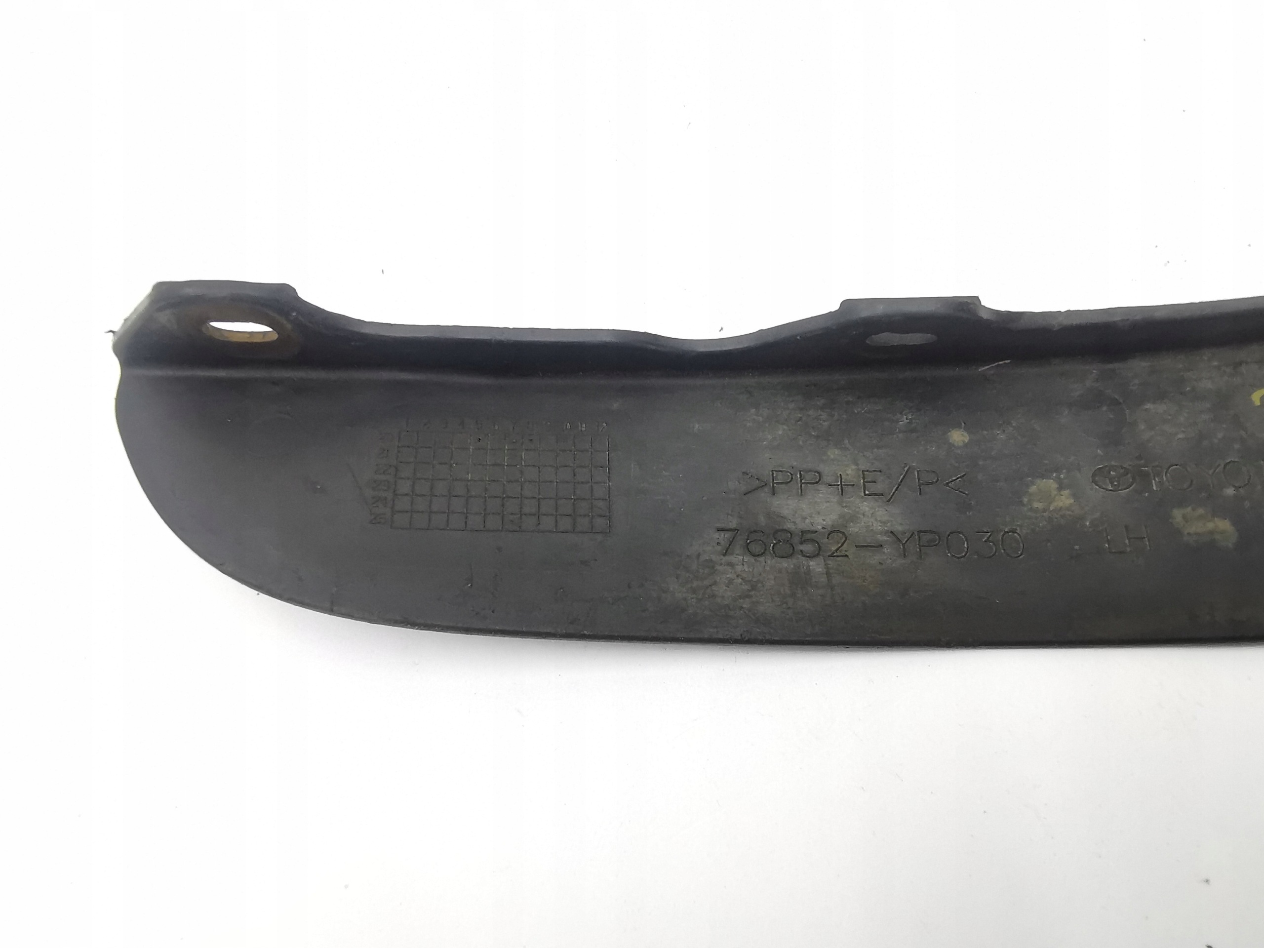 mudguard flap left front TOYOTA HILUX VII / 76852-YP030