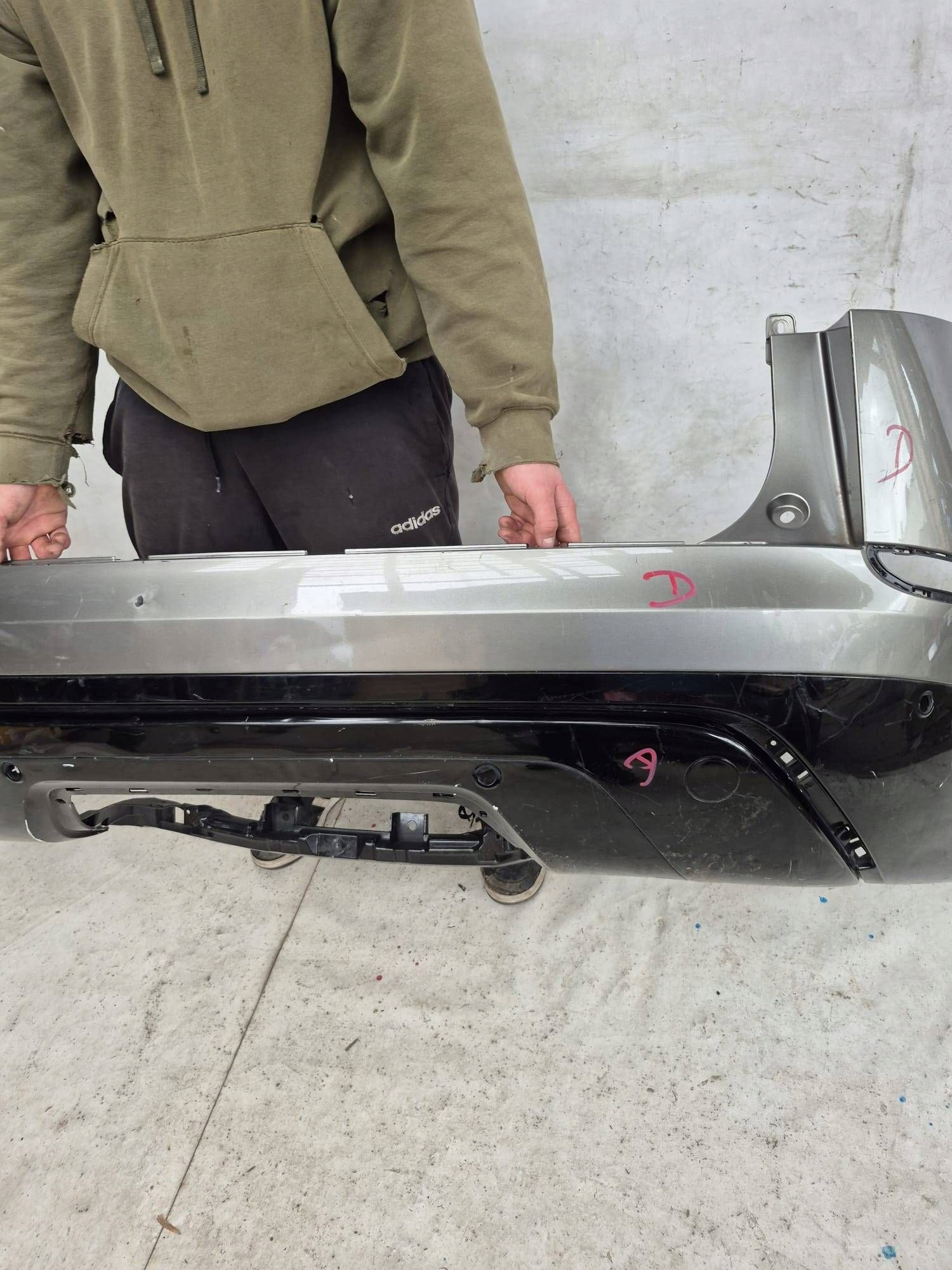 RANGE ROVER VELAR R-DYNAMIC 17-23 bumper rear part rear PDC J8A2-17A958
