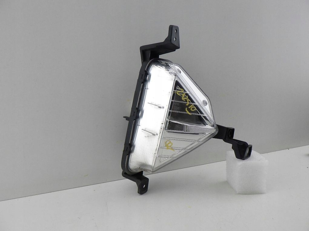 HYUNDAI ELANTRA VI LIFT - indicator right fog light