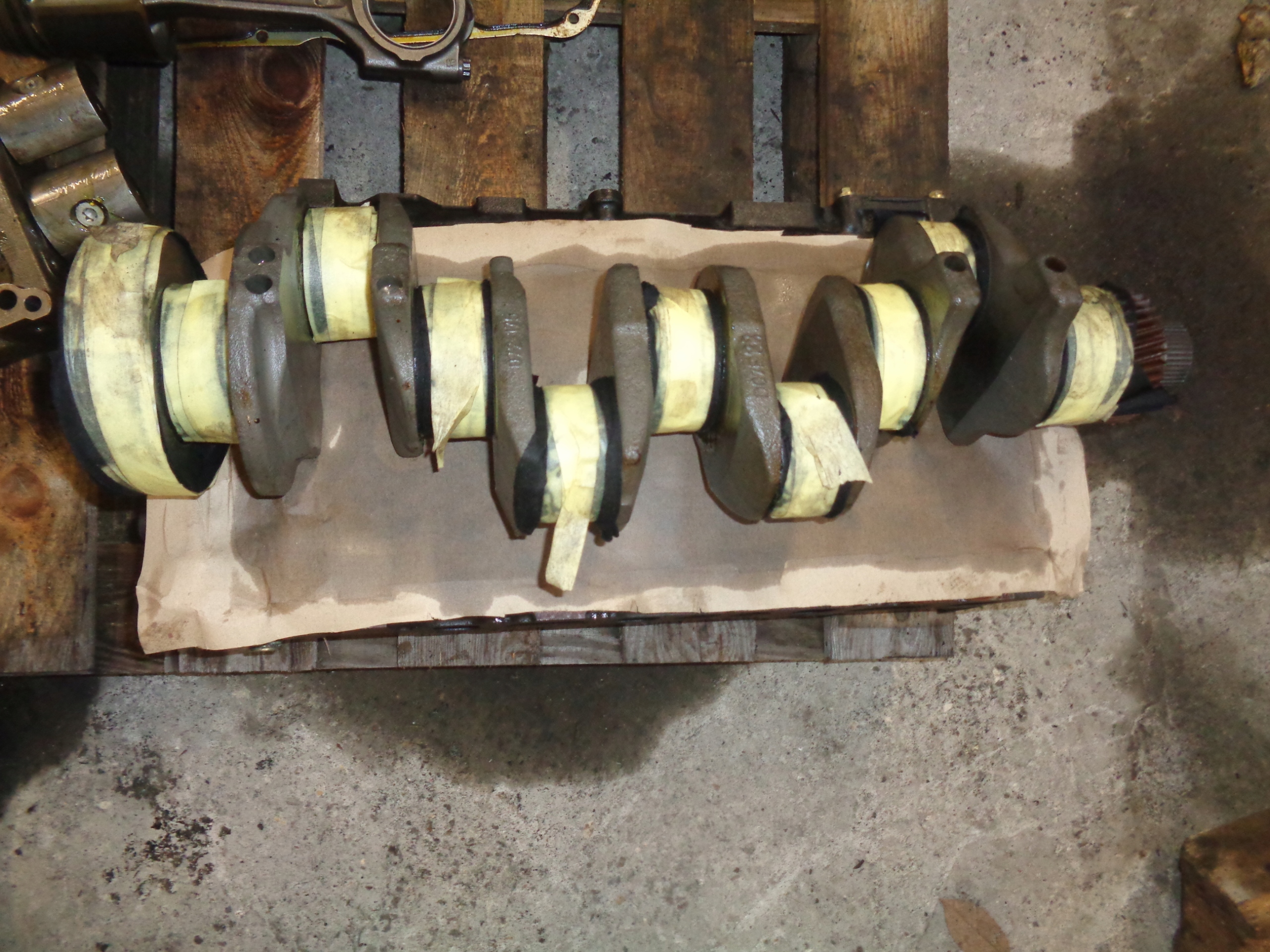 Wał korbowy Silnik PERKINS PKXL04 . 4RG1 części Producent części Perkins