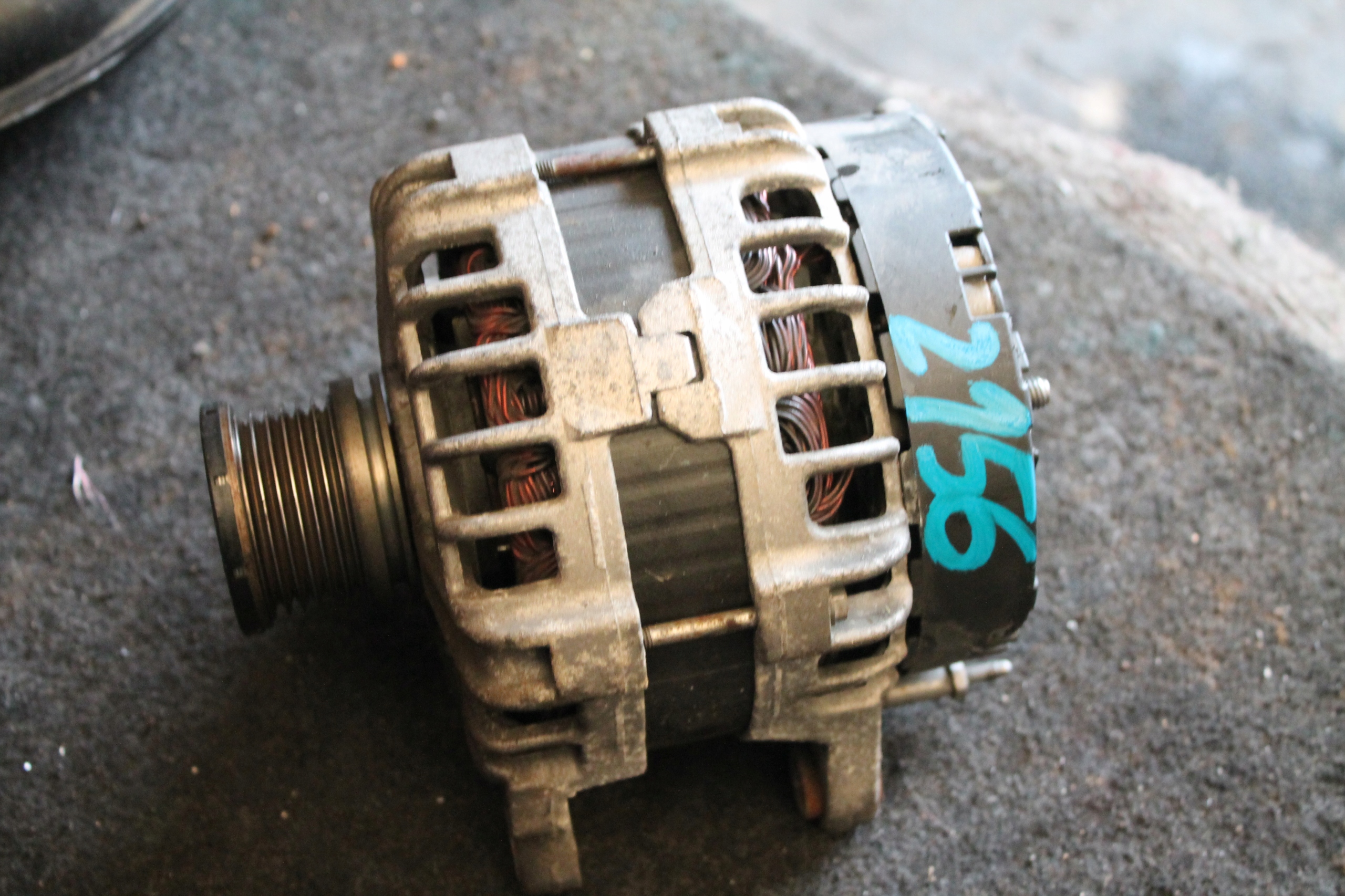 2156. alternator VW T6 04L903023T