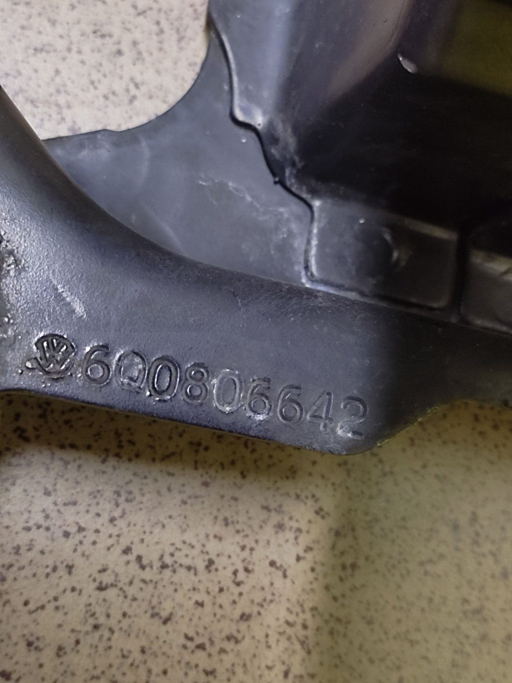 VW POLO IV bumper support front 6Q0806642