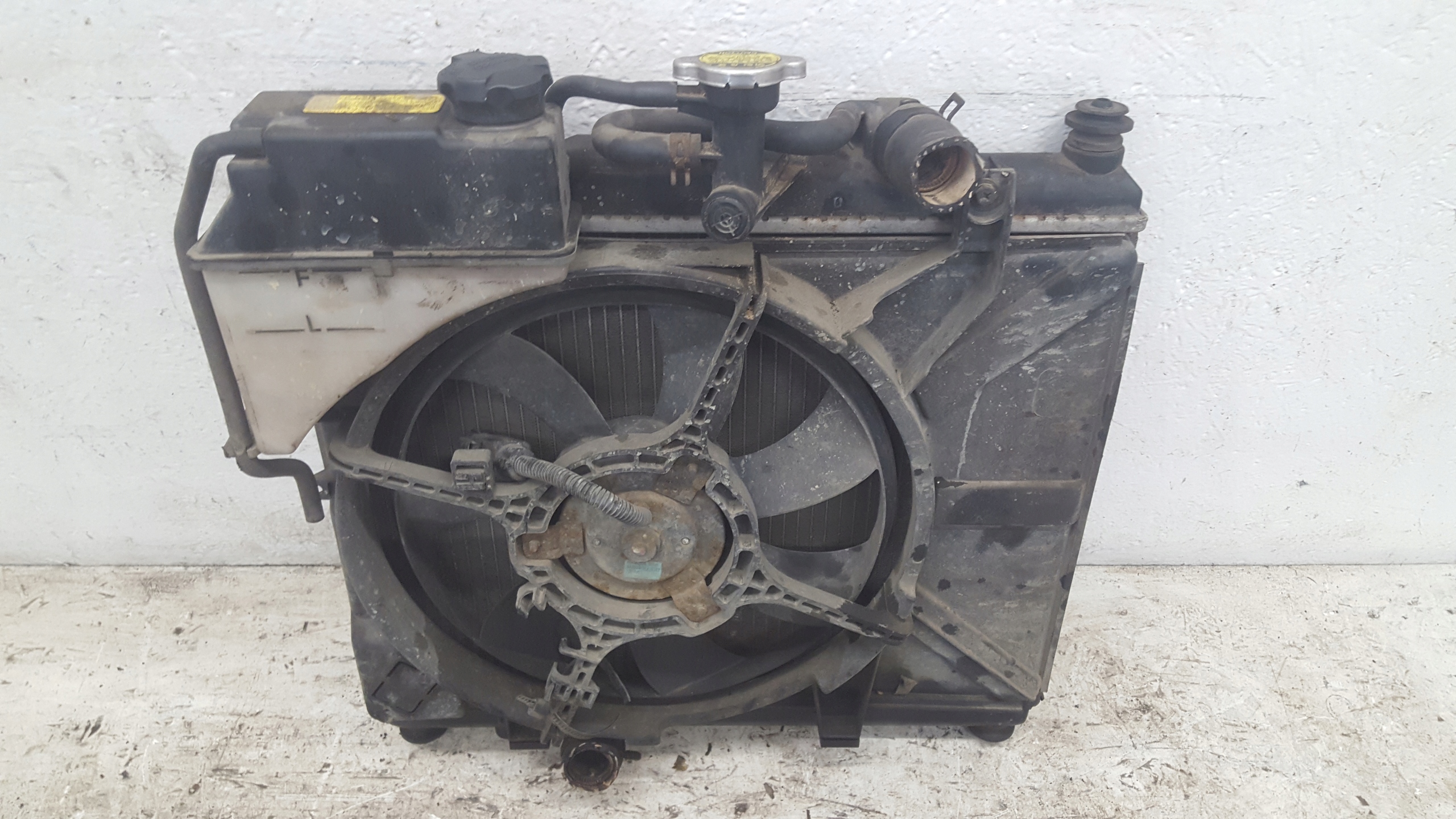 water cooler Z WENTYLATOREM HYUNDAI GETZ 3A2224
