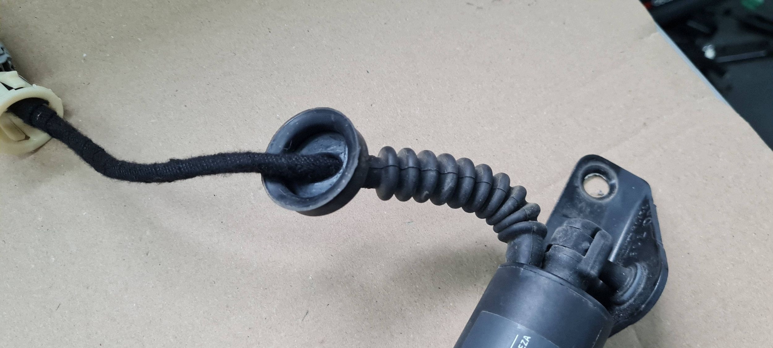Ford Edge II 2020 damper shock absorber bonnet left boot KT4BR402A55BB