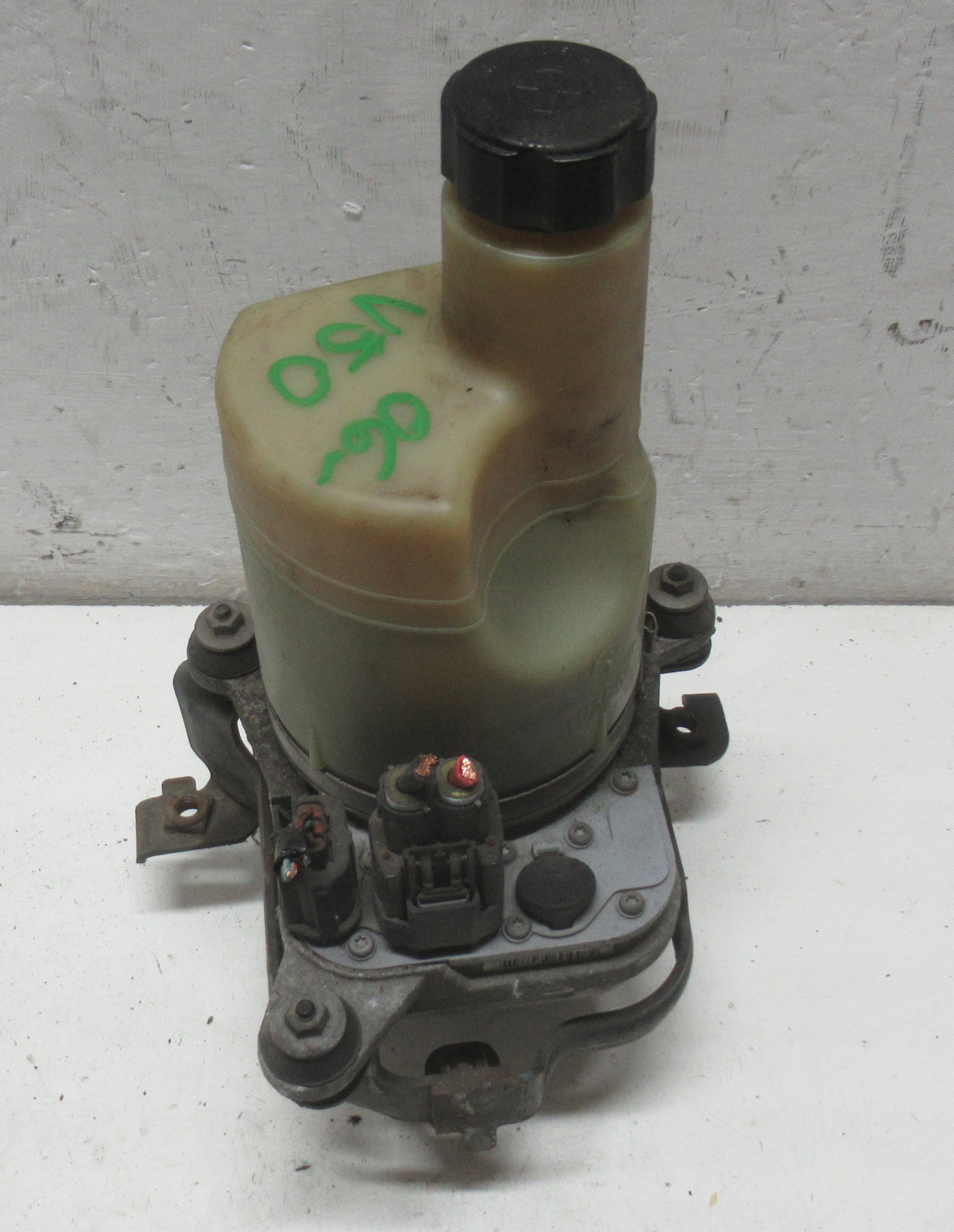 VOLVO V50 2.4 D 06R servo pump 5N51-3K514-AD