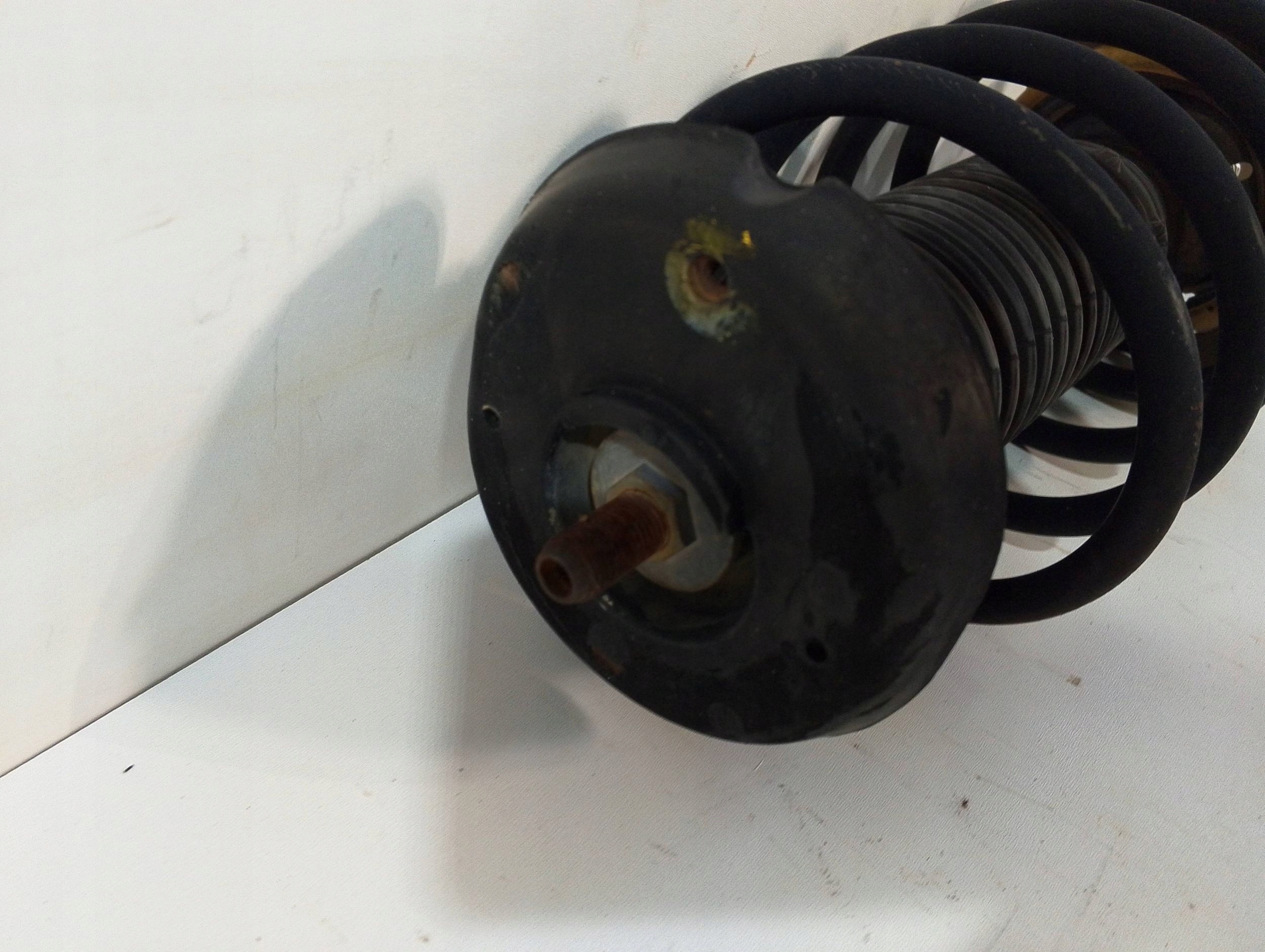 Peugeot 2008 and shock absorber front right (F241)