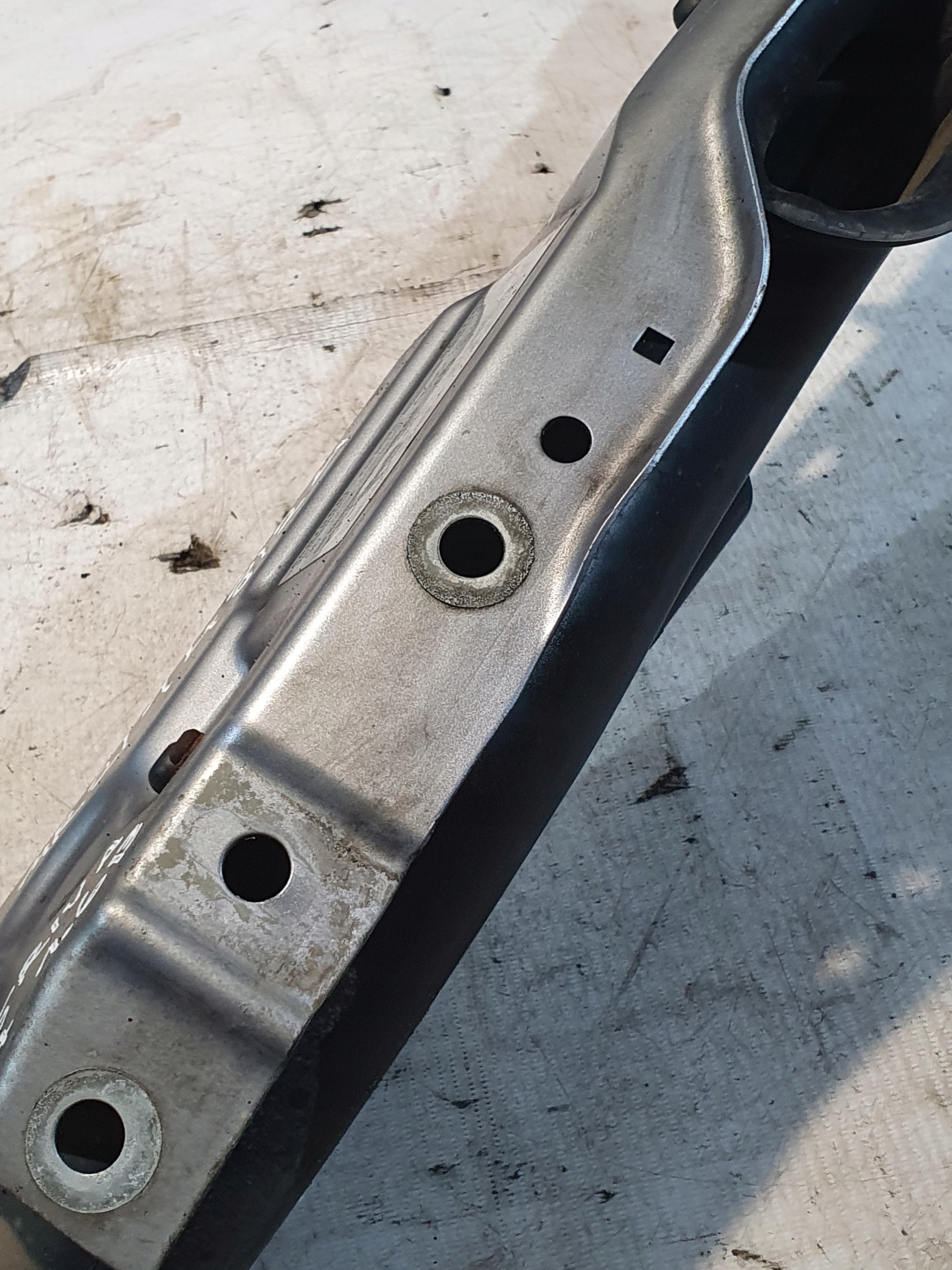 wall support of the front tank OPEL MERIVA A and 1.6B 04r.