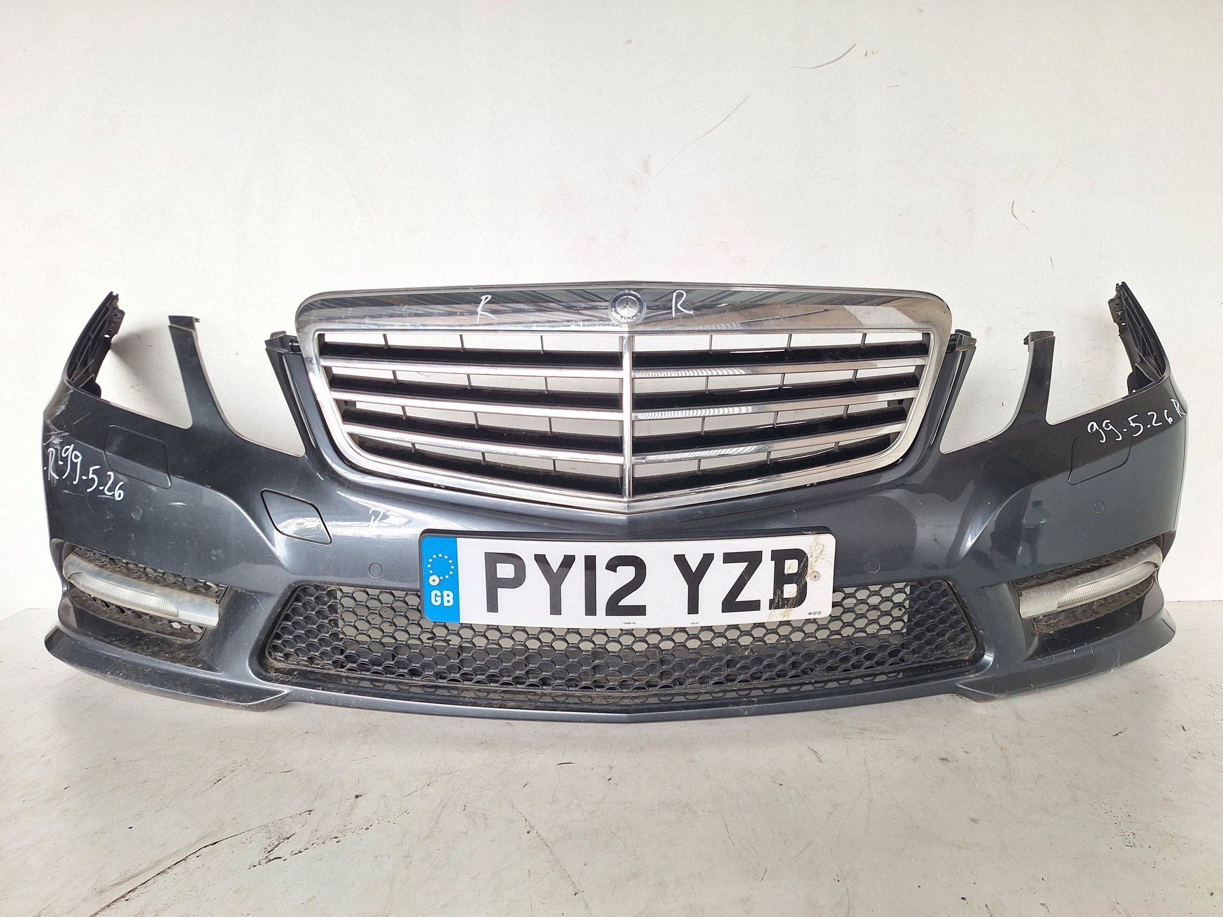 MERCEDES E-KLASA W212 AMG 09-13 bumper + LED + PDC